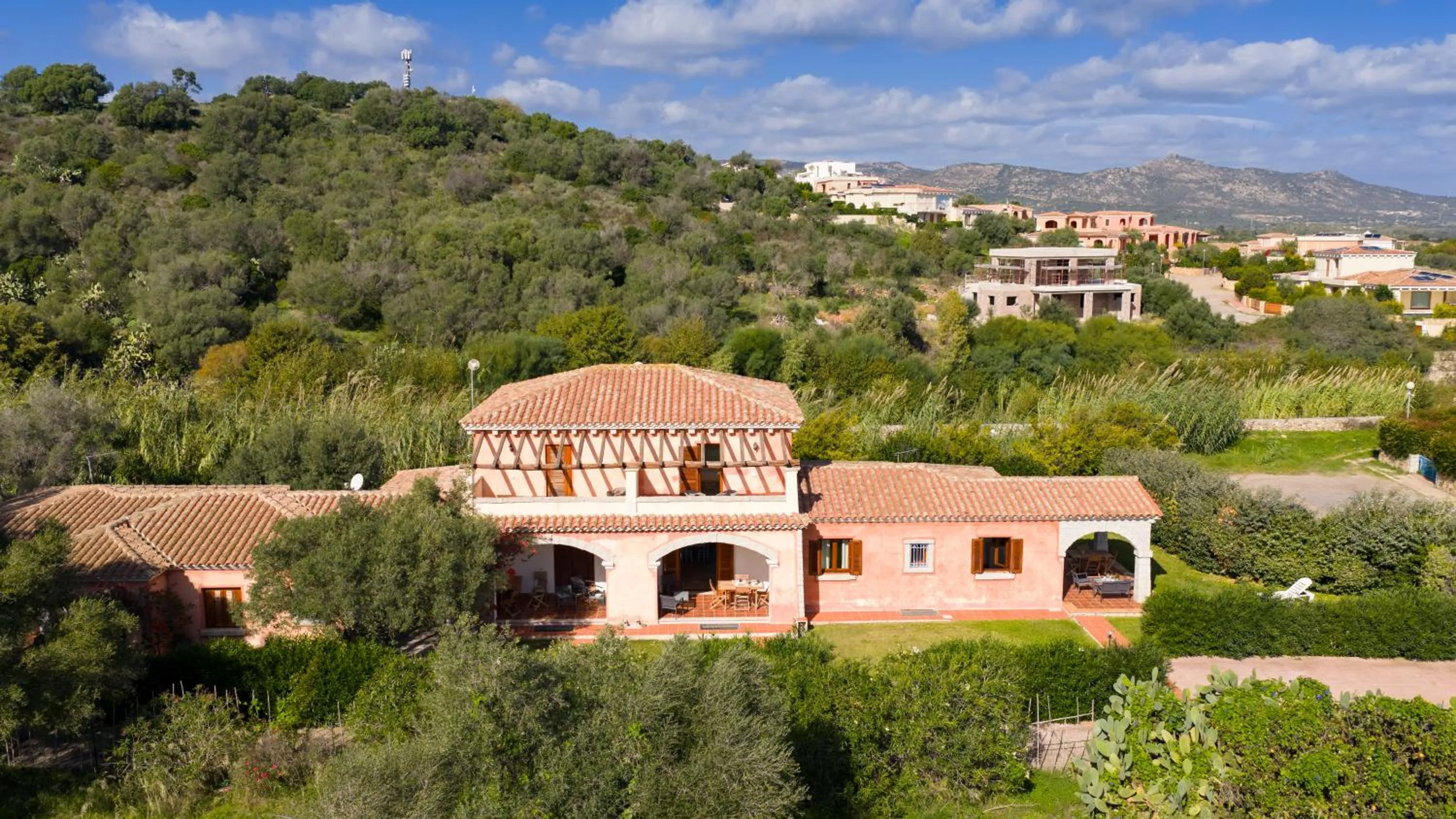 Property building in Vecchio Stazzo