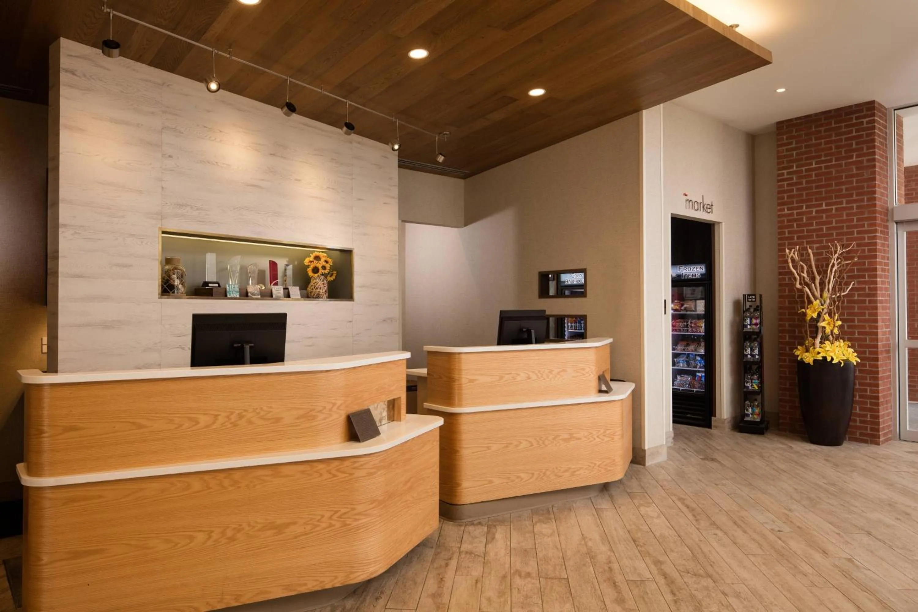 Lobby or reception in Courtyard by Marriott Erie Bayfront