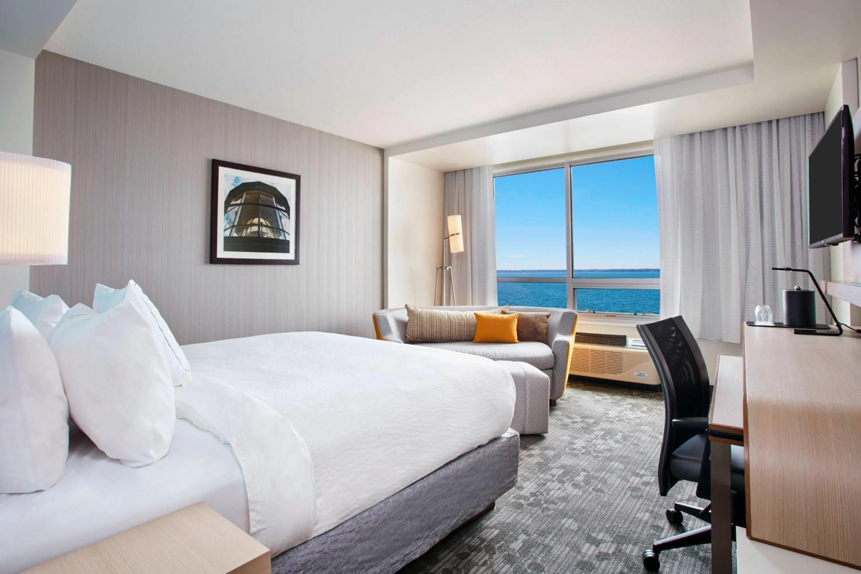 Photo of the whole room, Bed in Courtyard by Marriott Erie Bayfront