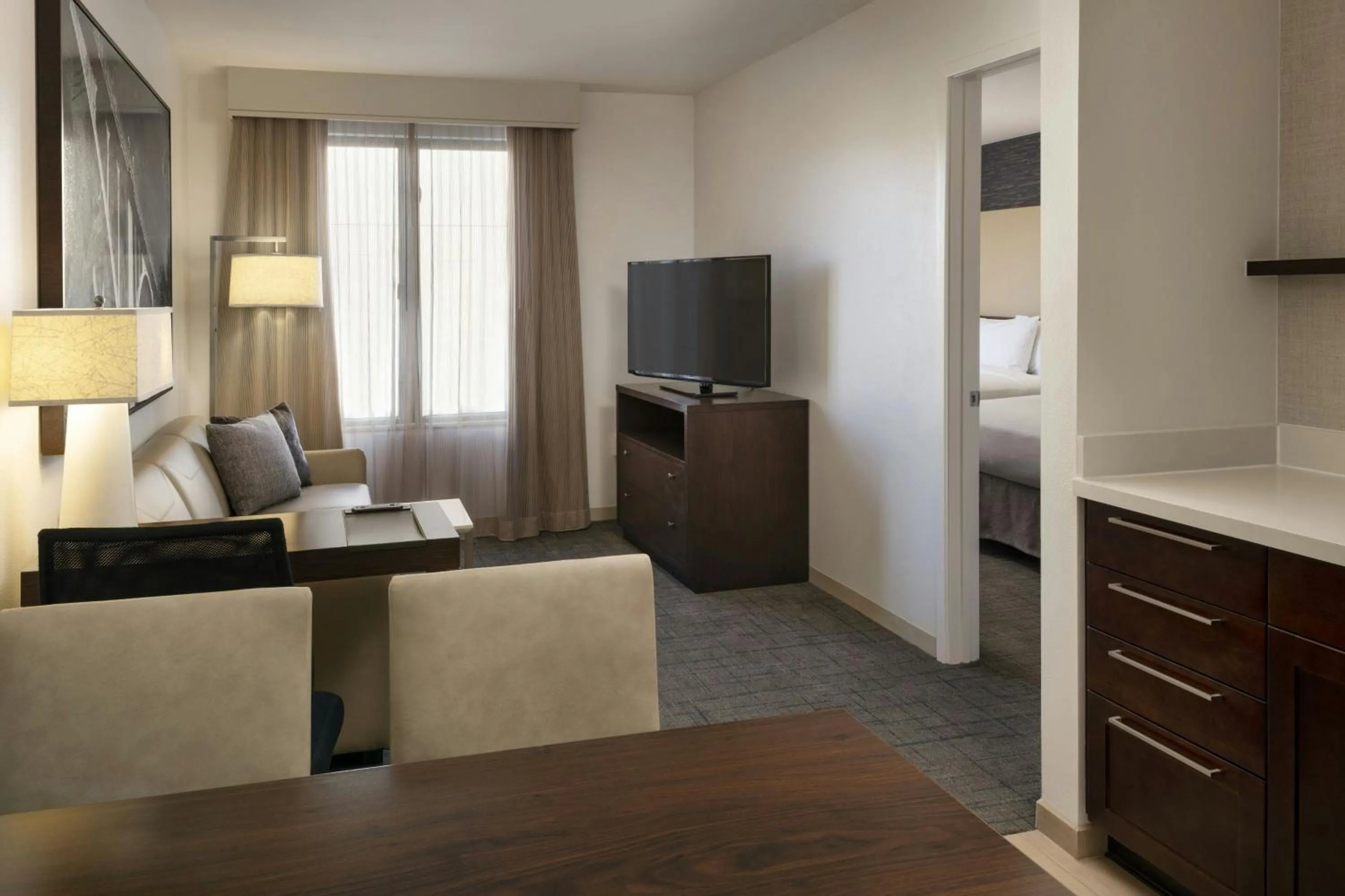 Living room in Residence Inn by Marriott Los Angeles Pasadena/Old Town