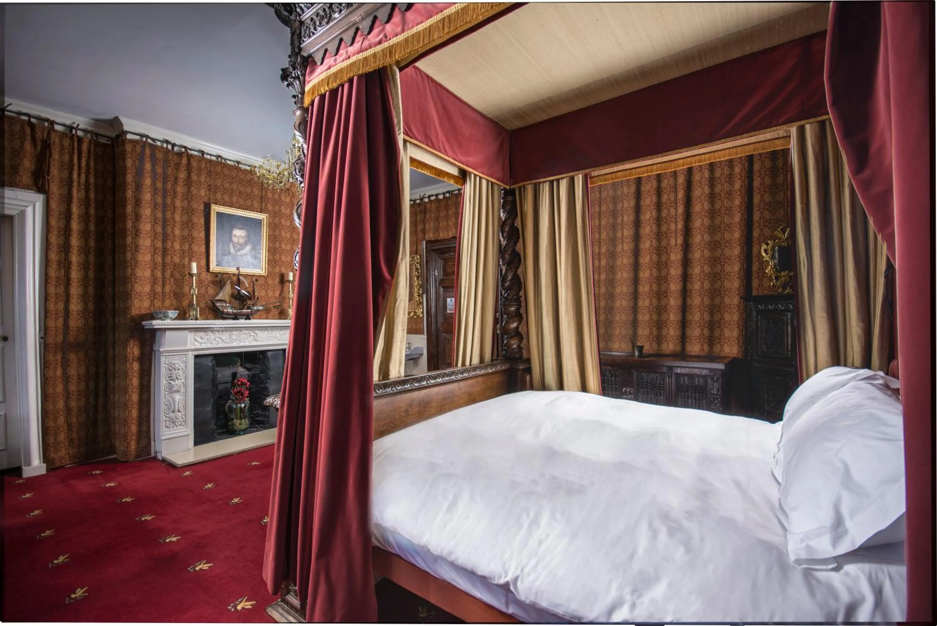 Bedroom, Bed in Appleby Castle