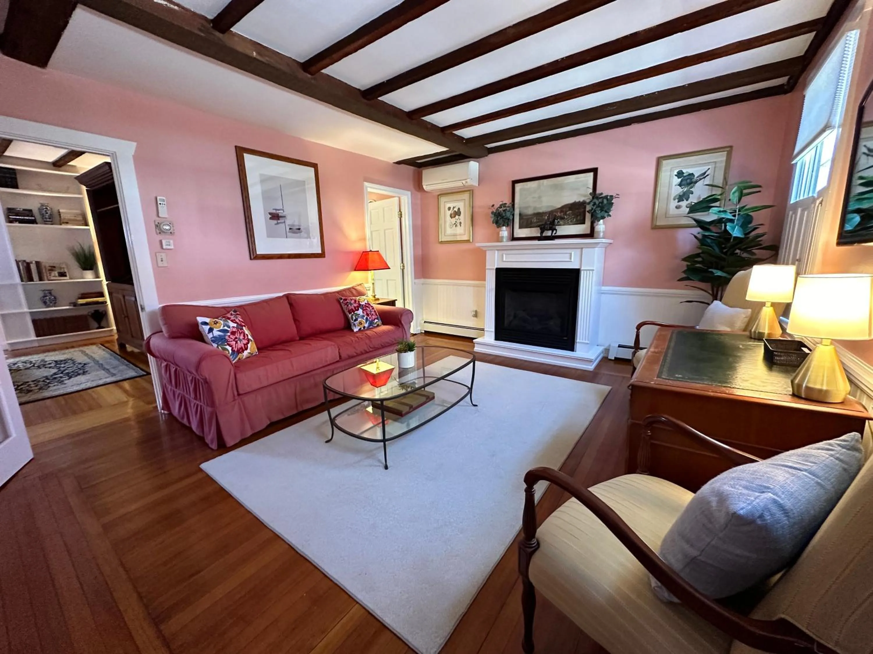 Entire Private Historic Inn Downtown Newport