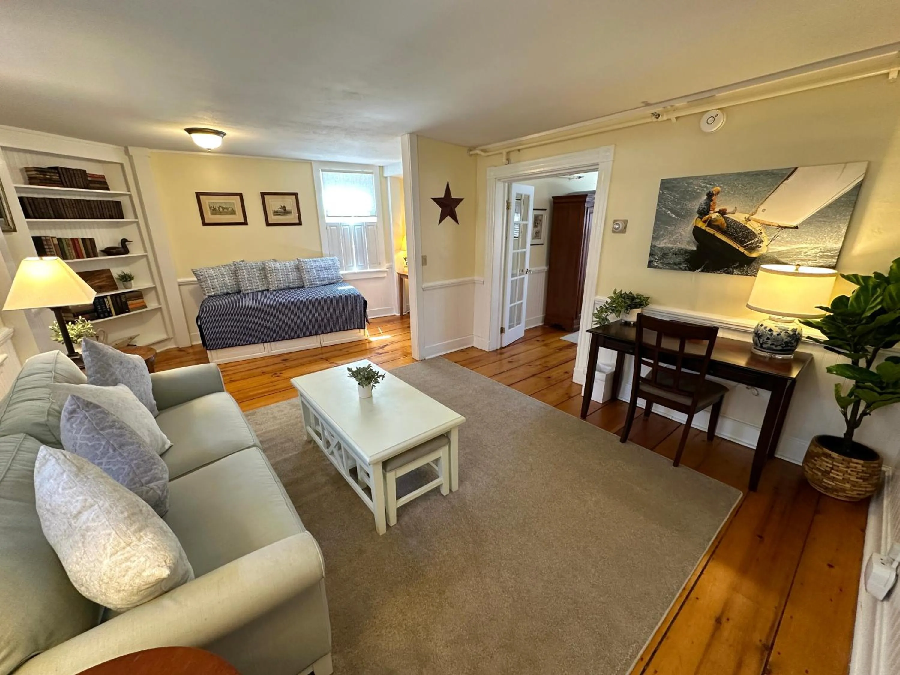 Entire Private Historic Inn Downtown Newport