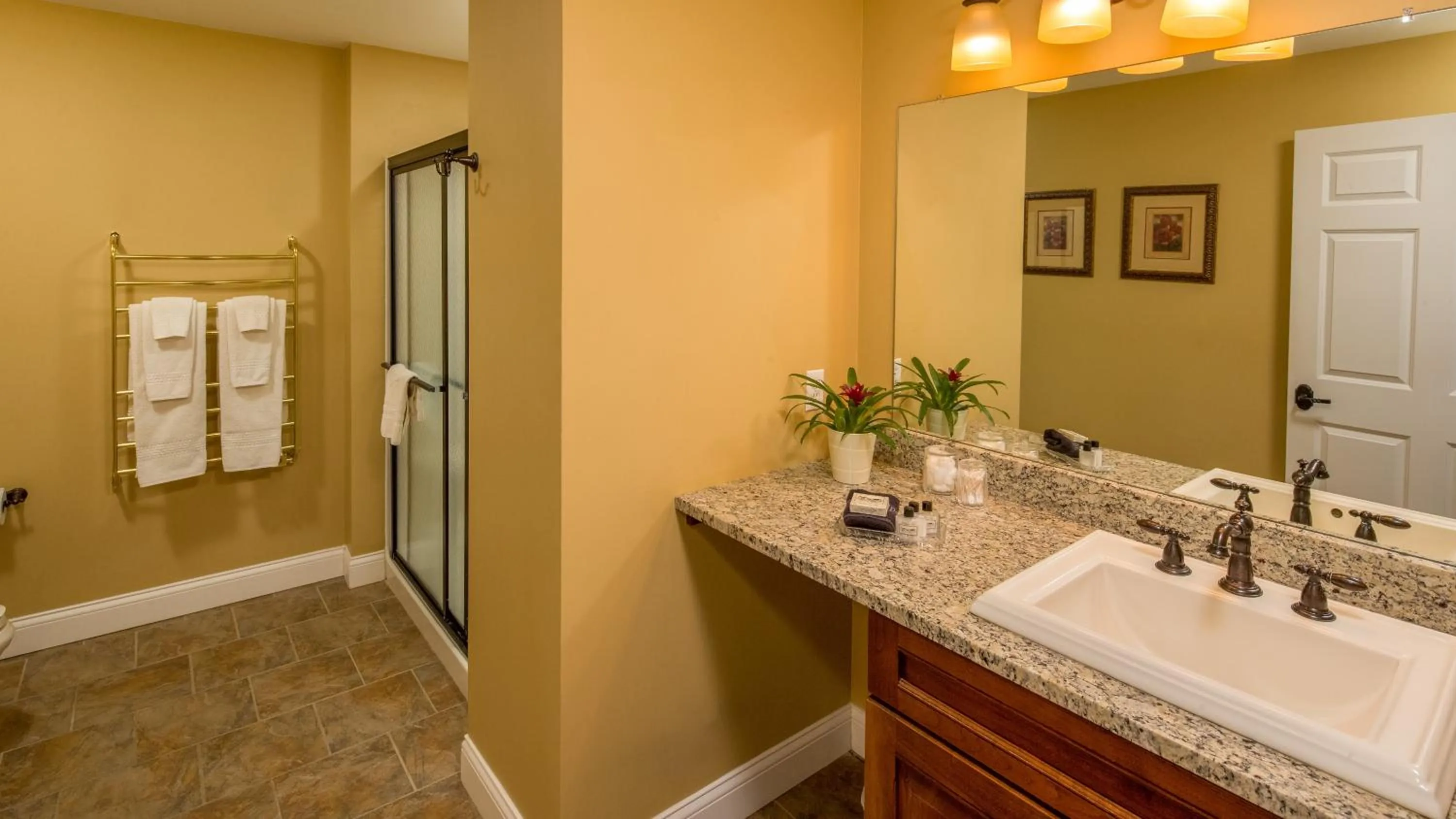 Bathroom in Goldmoor Inn & Resort