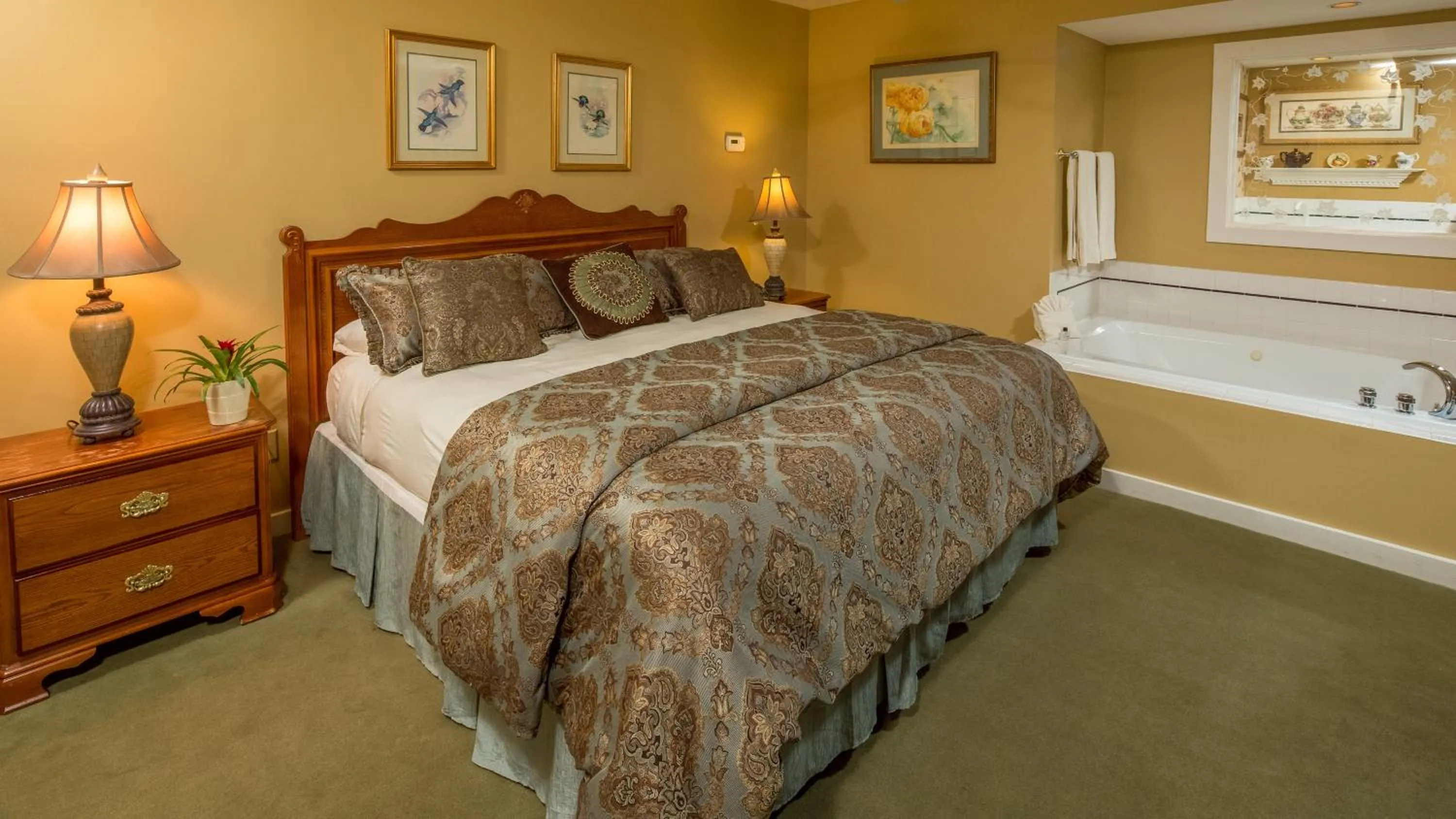 Bedroom, Bed in Goldmoor Inn & Resort