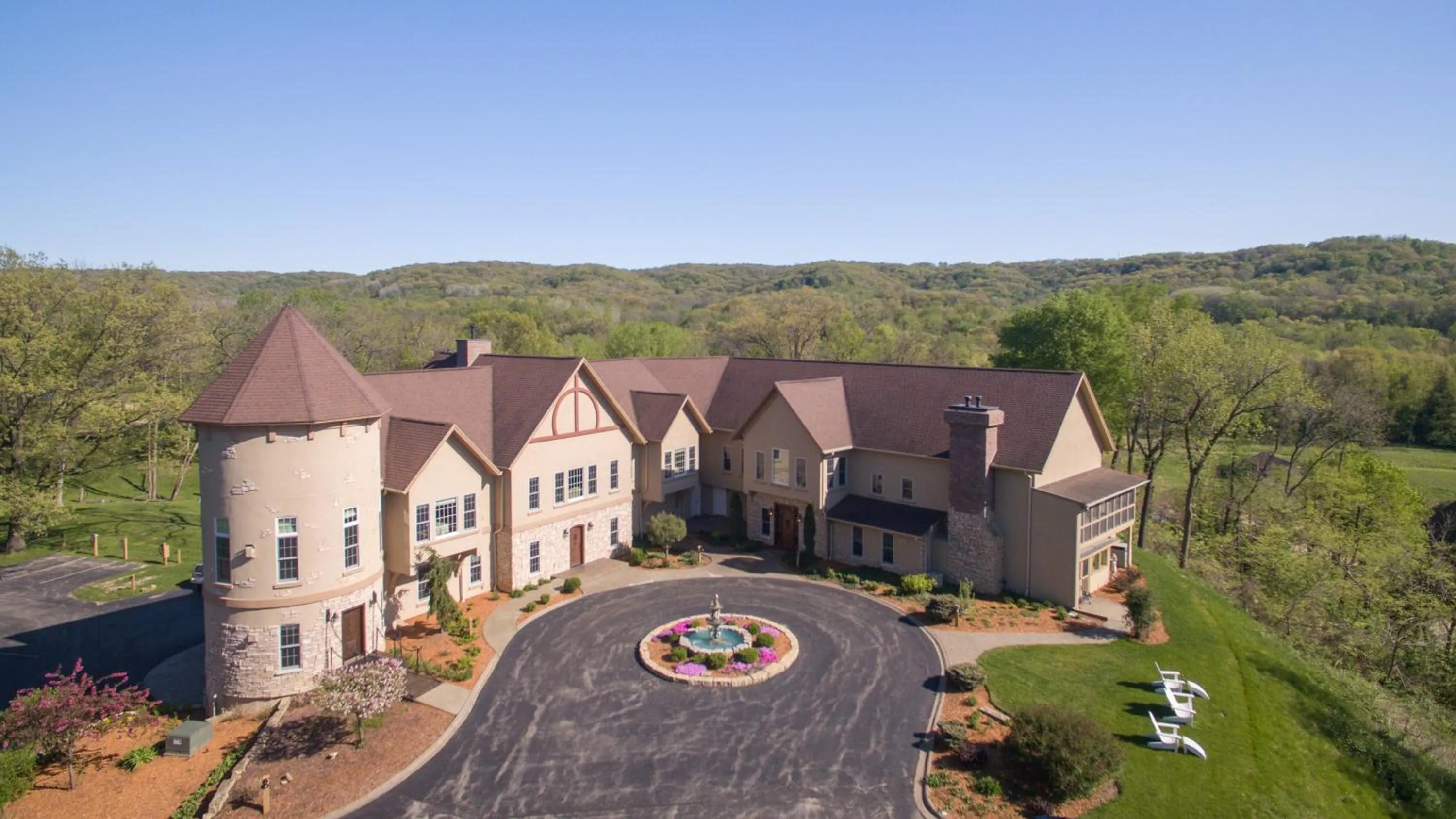 Facade/entrance in Goldmoor Inn & Resort