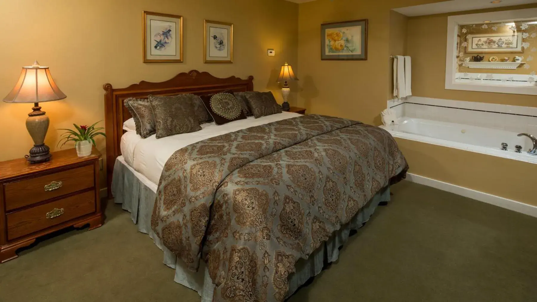 Bed in Goldmoor Inn & Resort Bed in Goldmoor Inn & Resort