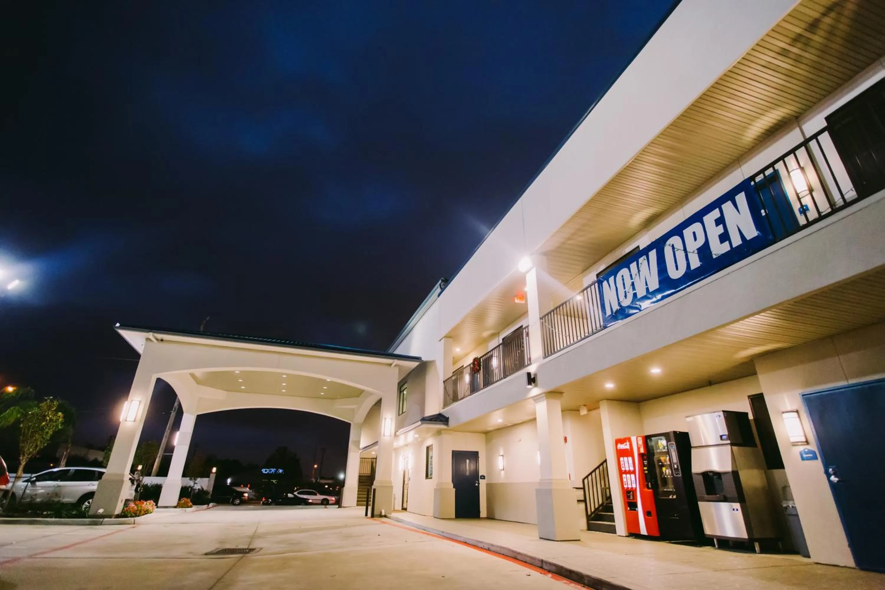 Property building in Palace Inn Blue City Centre