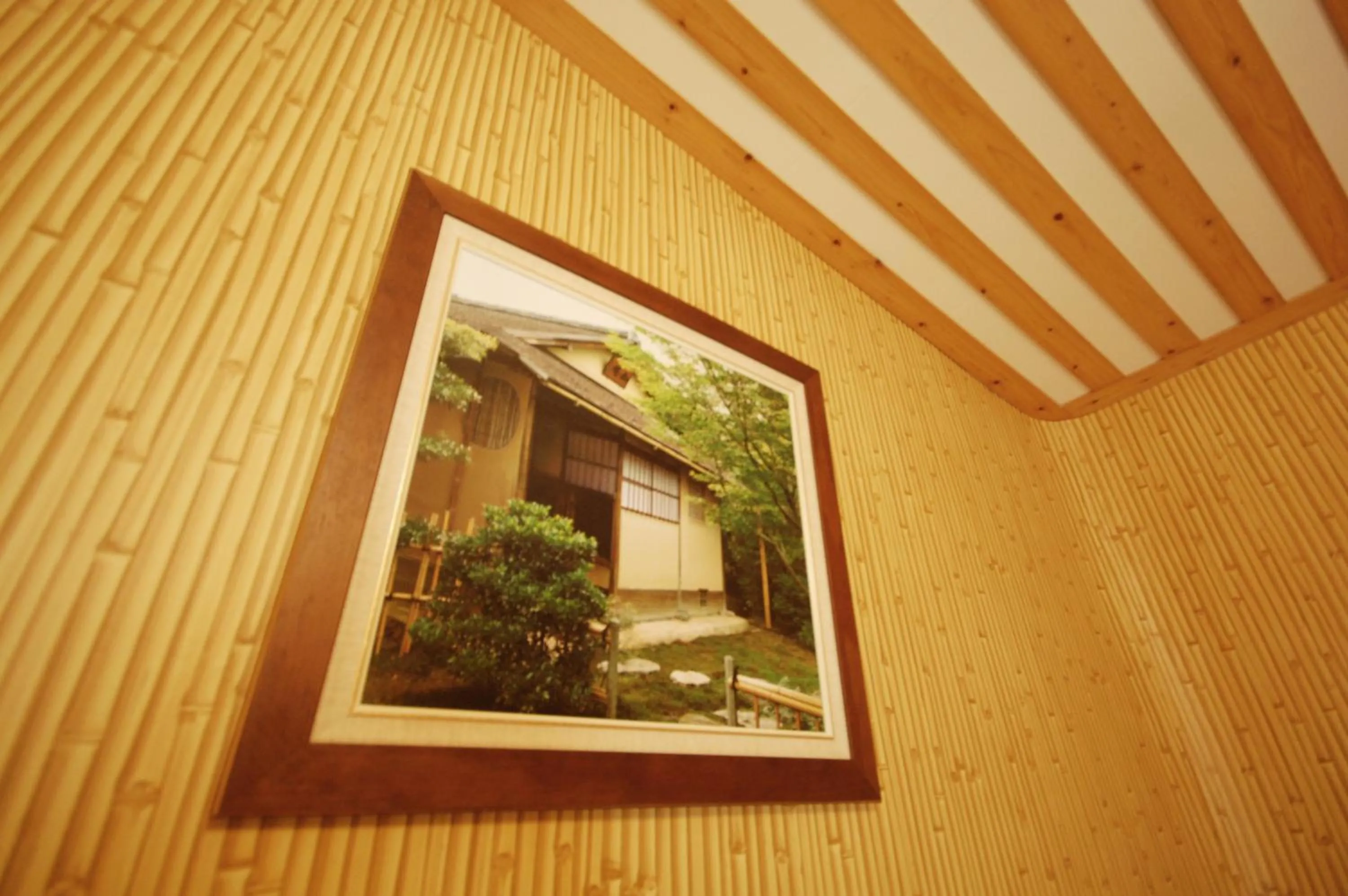 Decorative detail in Hananoi Bed and Breakfast