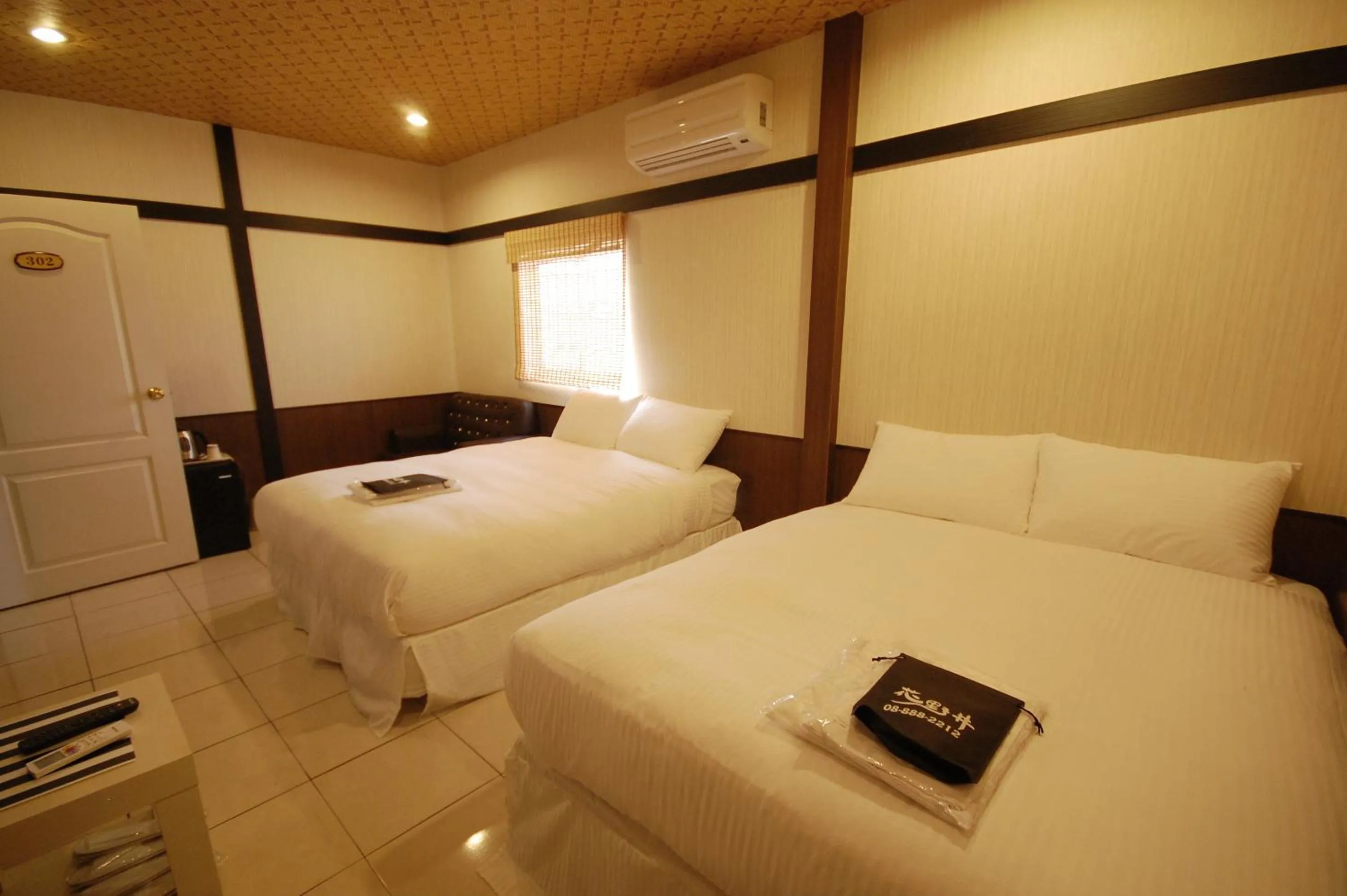 Decorative detail, Bed in Hananoi Bed and Breakfast