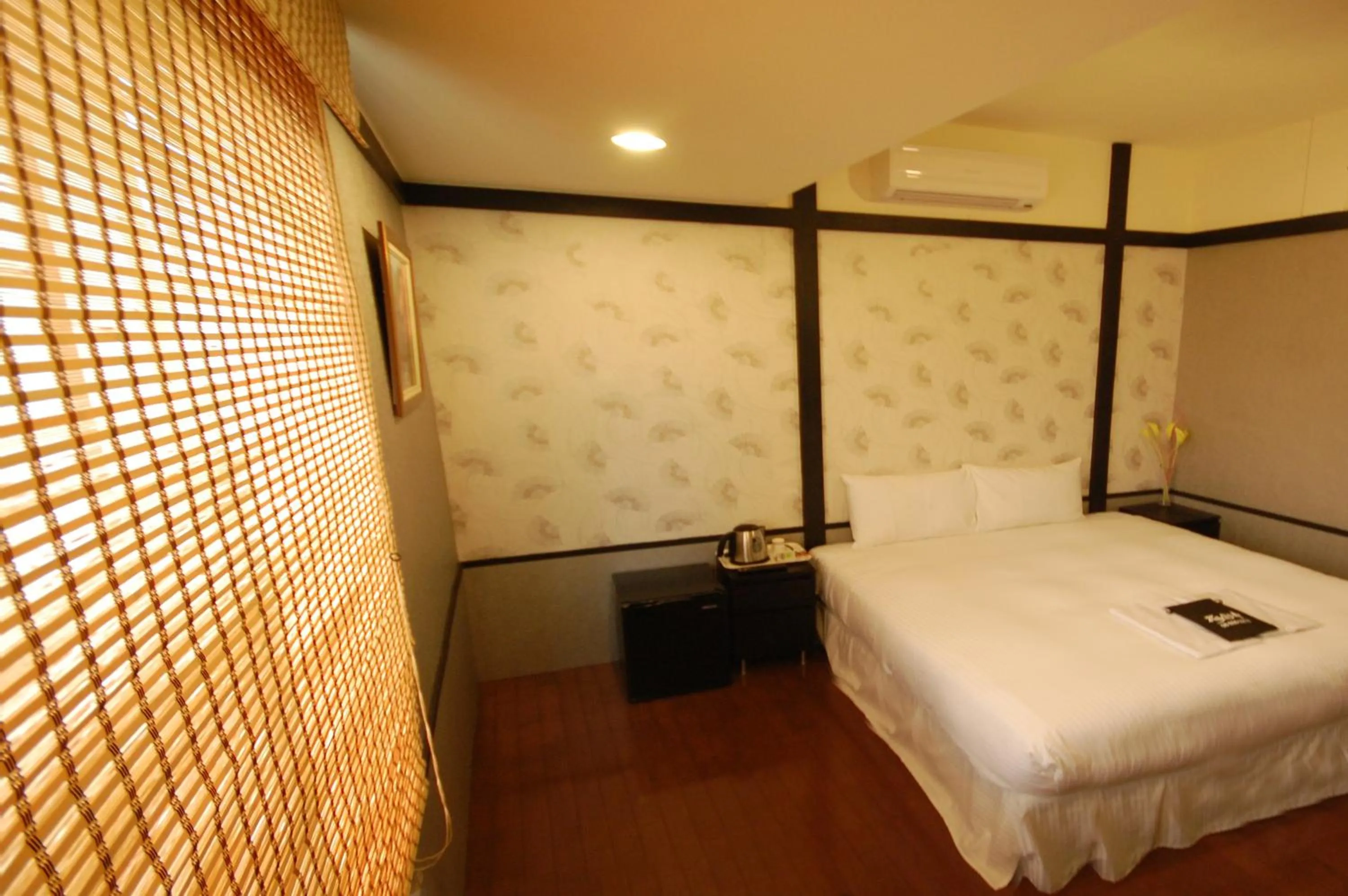Decorative detail, Bed in Hananoi Bed and Breakfast