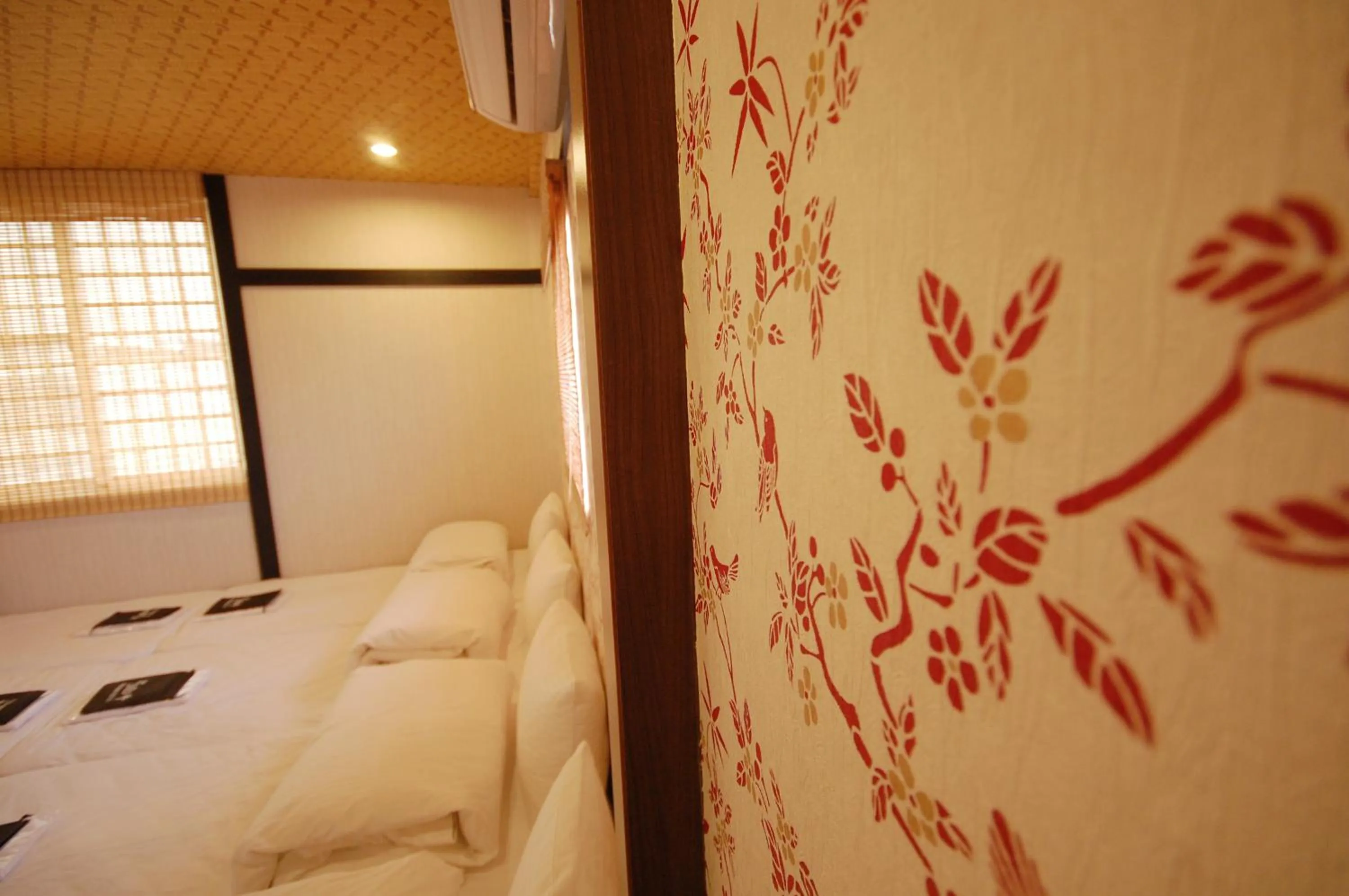 Photo of the whole room, Bed in Hananoi Bed and Breakfast
