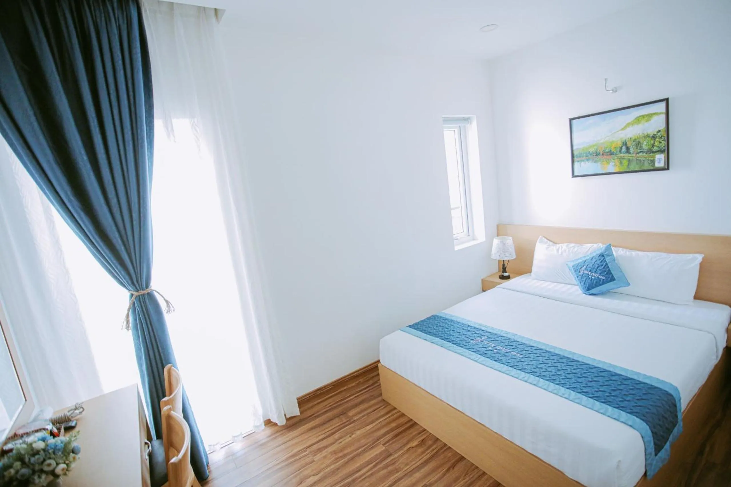 View (from property/room), Bed in Tuan Thuy Hotel