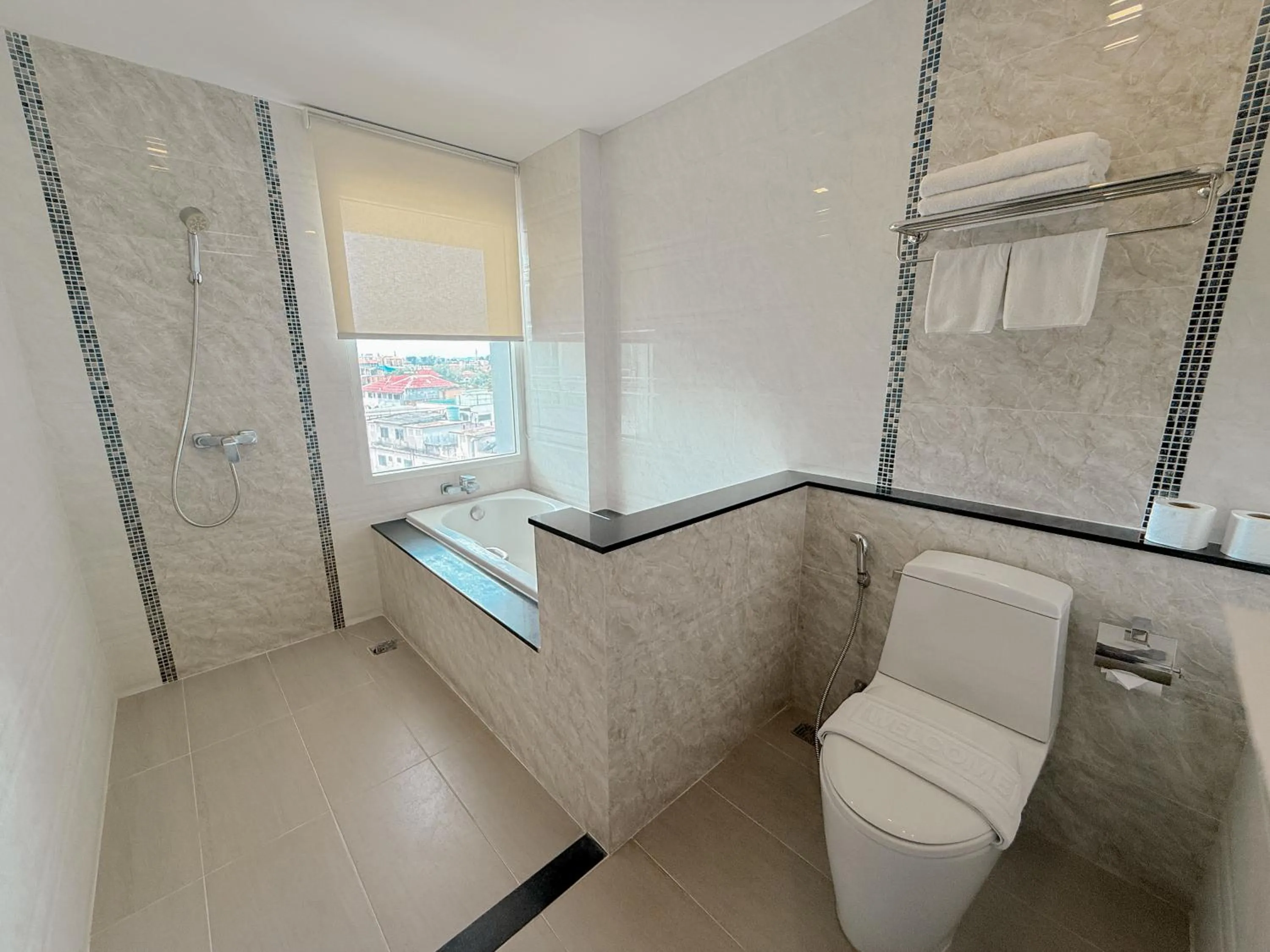 Vareena palace hotel