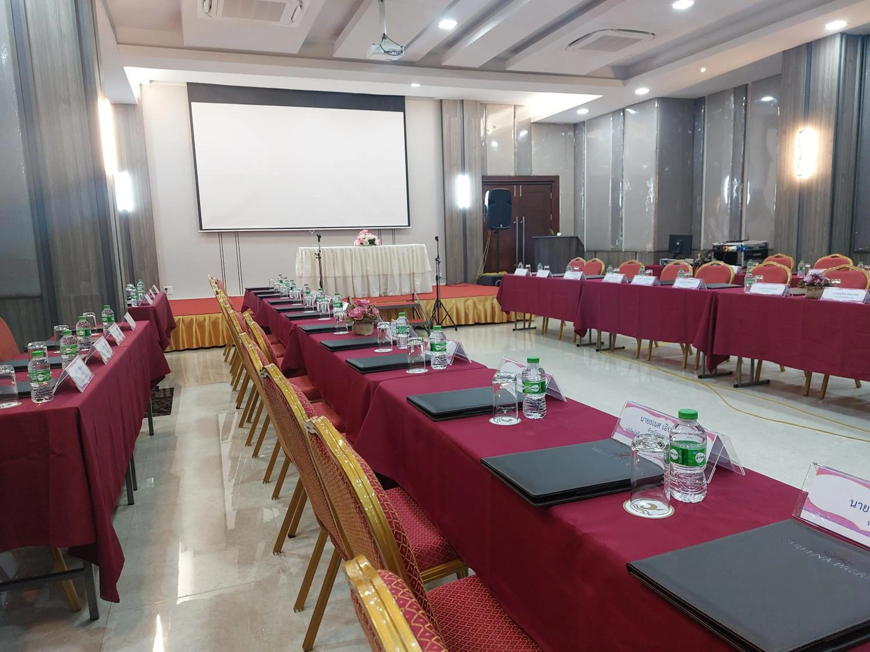 Vareena palace hotel