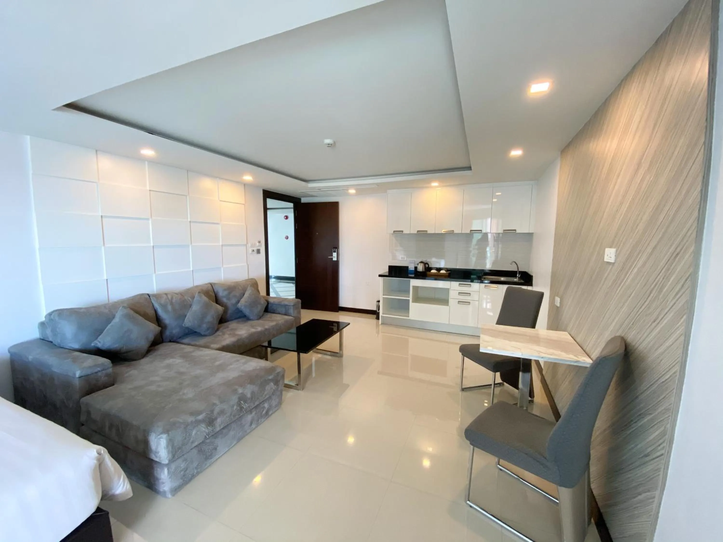 Vareena palace hotel