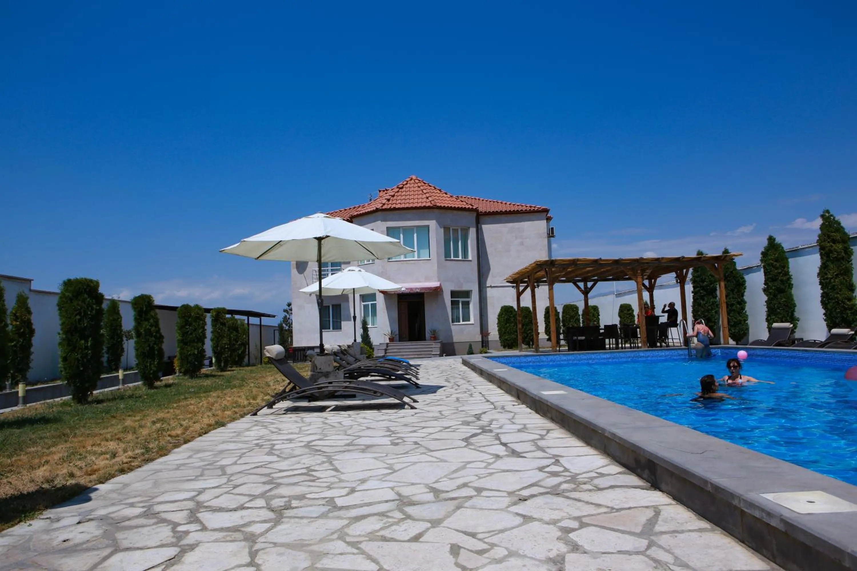Ossanna Hotel