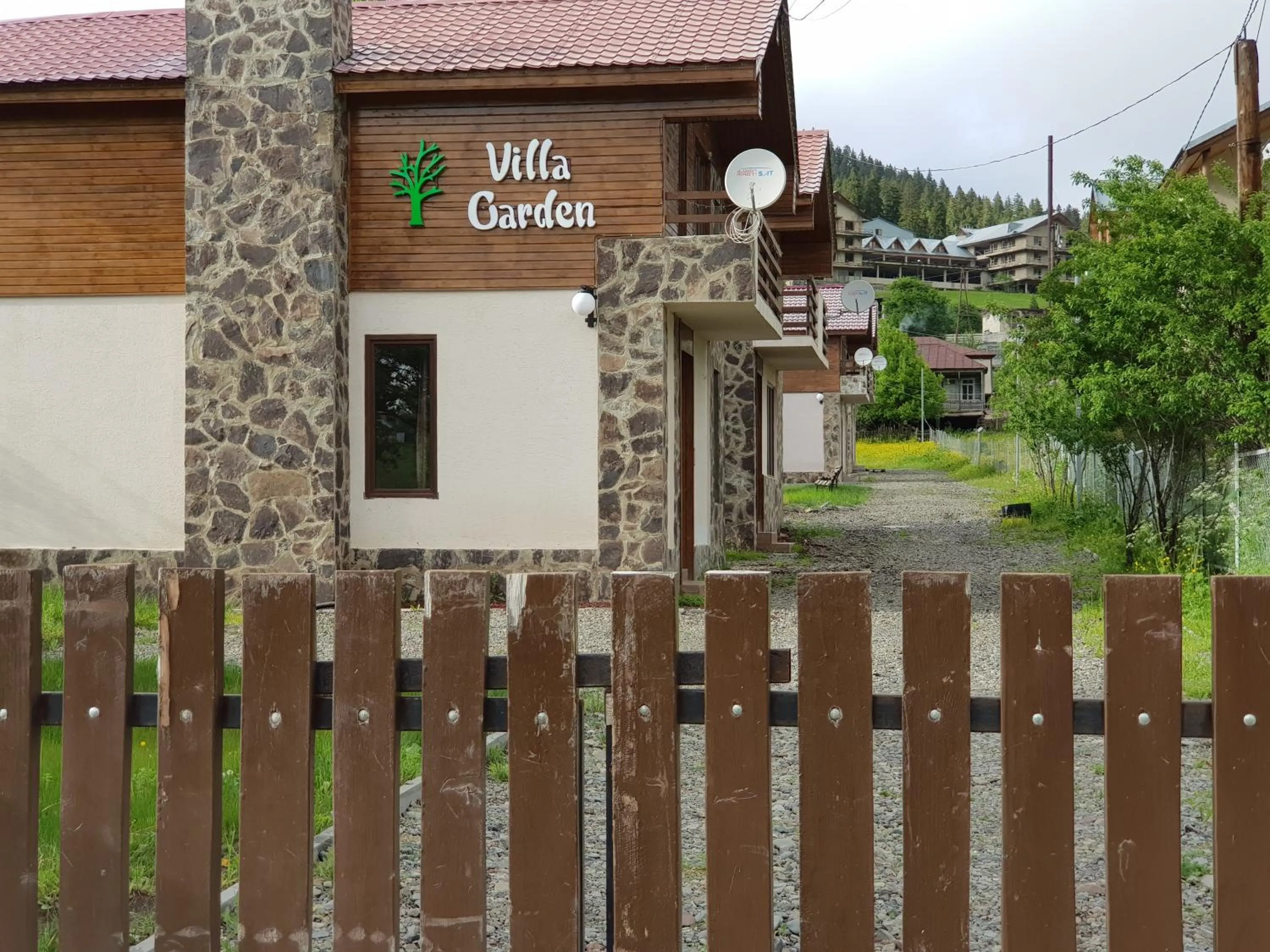 Property building in Villa Garden