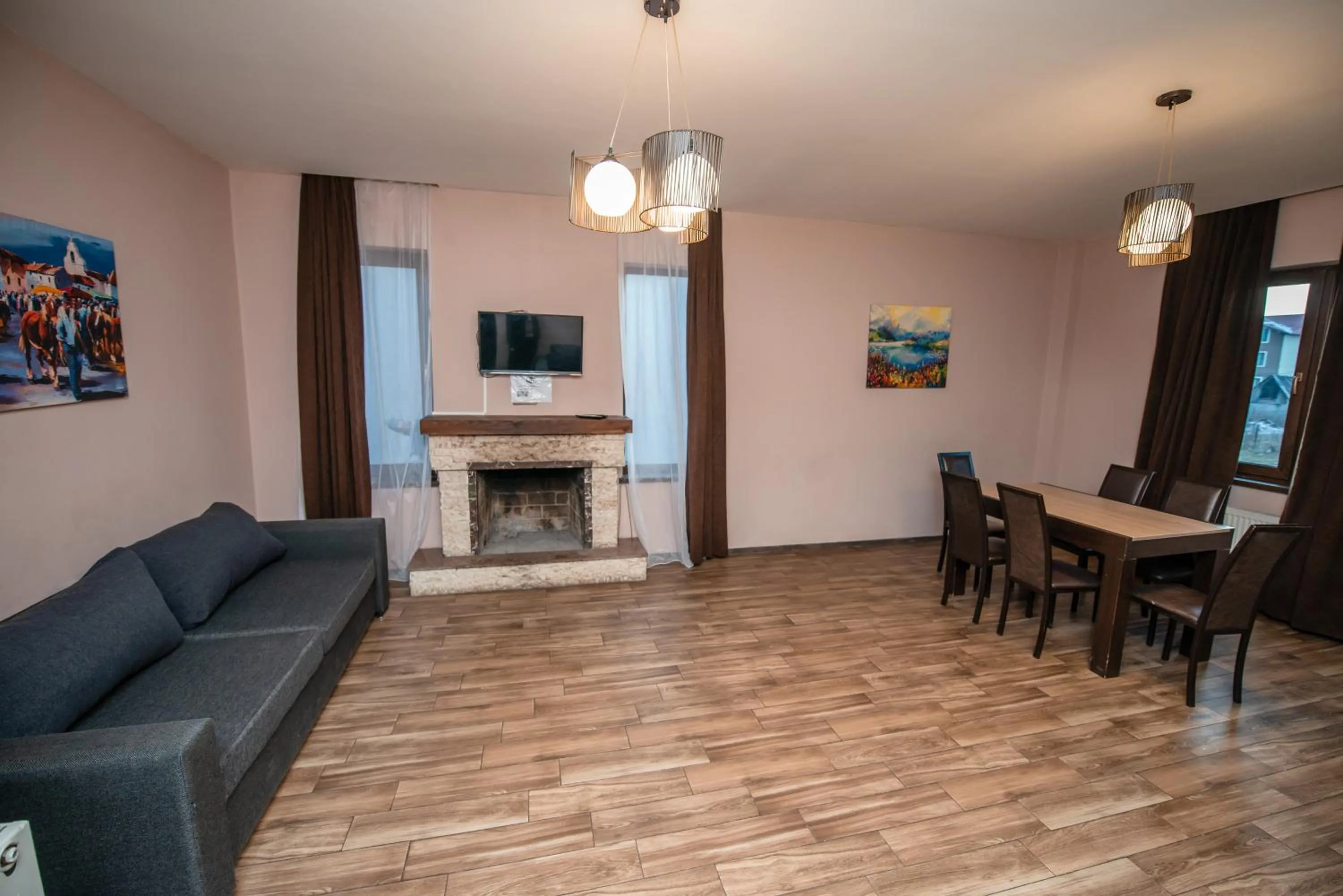Communal lounge/ TV room in Villa Garden