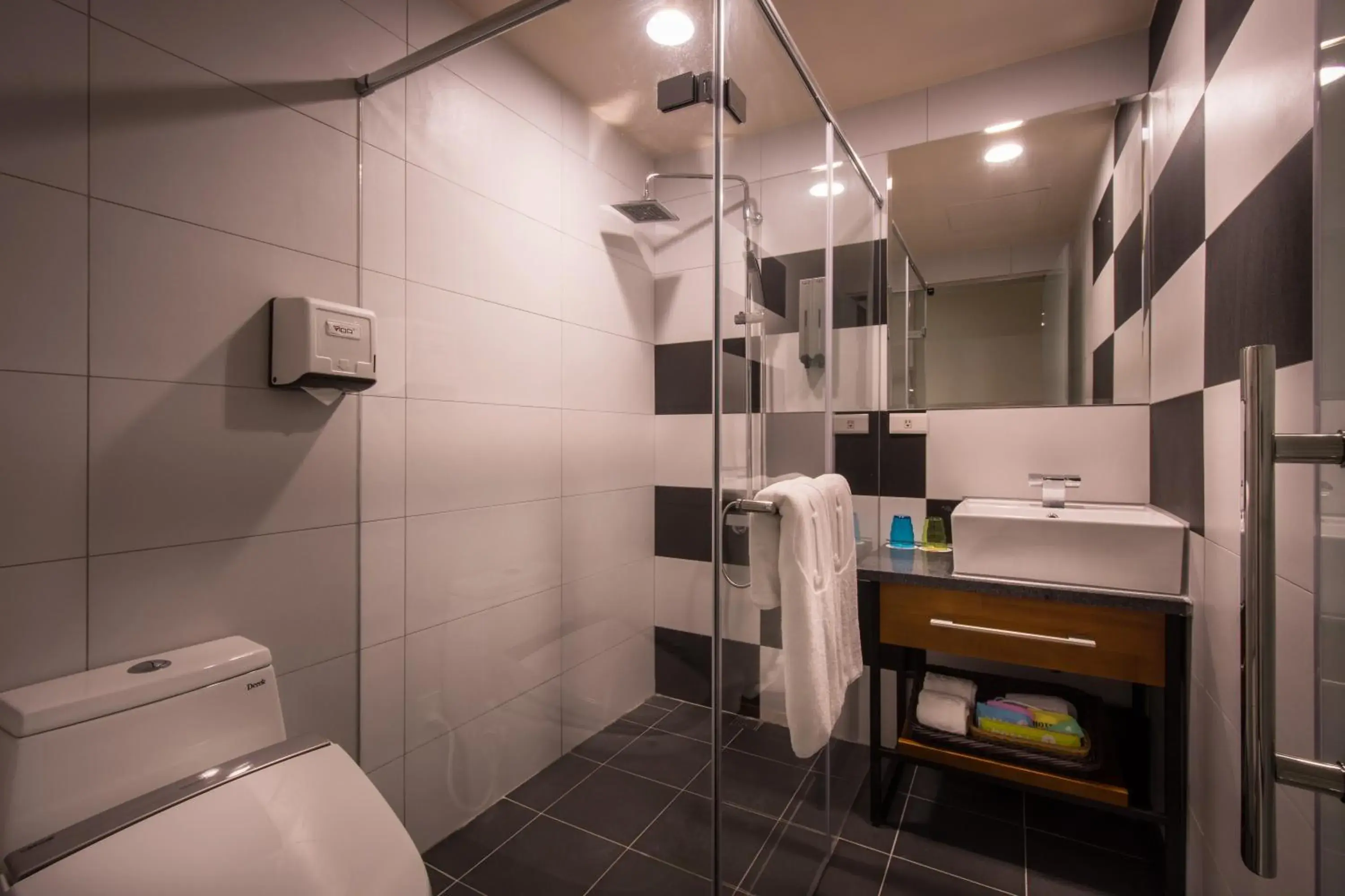 Shower, Bathroom in Hotel J Taoyuan