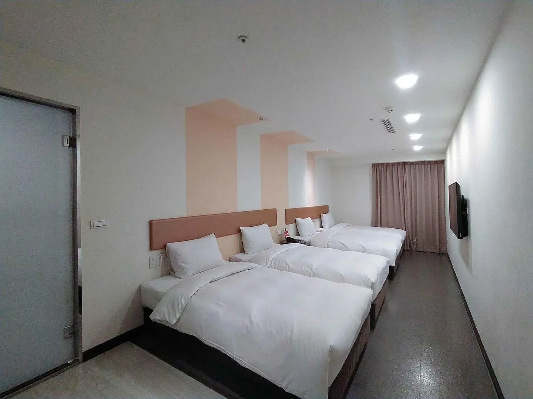 Photo of the whole room, Bed in Hotel J Taoyuan