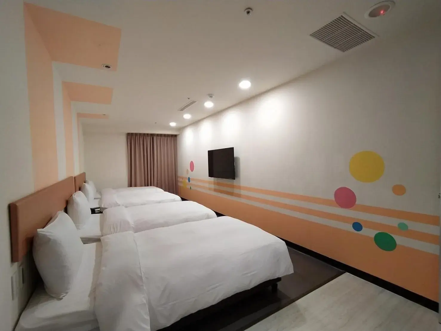 Photo of the whole room, Bed in Hotel J Taoyuan