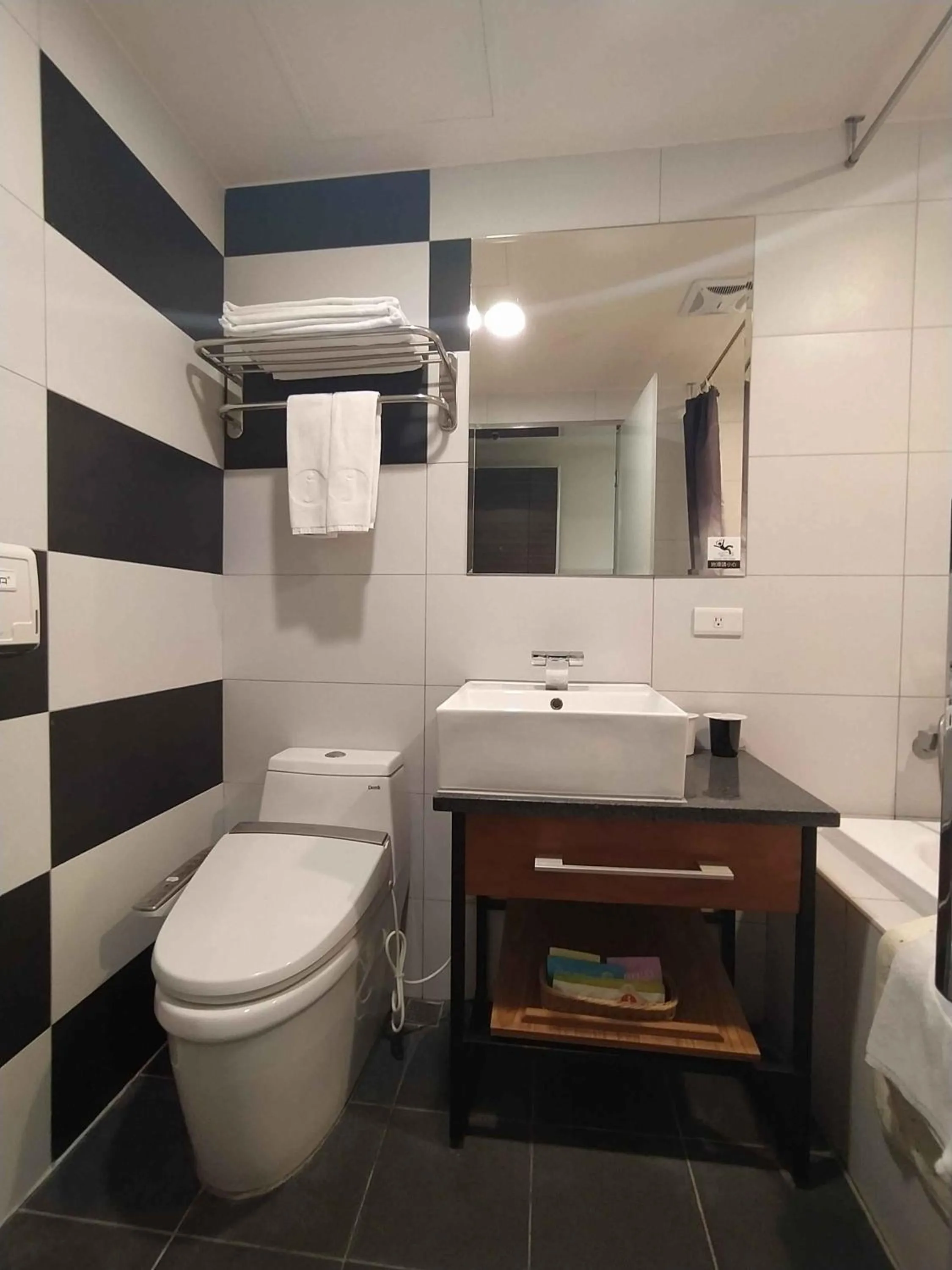 Toilet in Hotel J Taoyuan