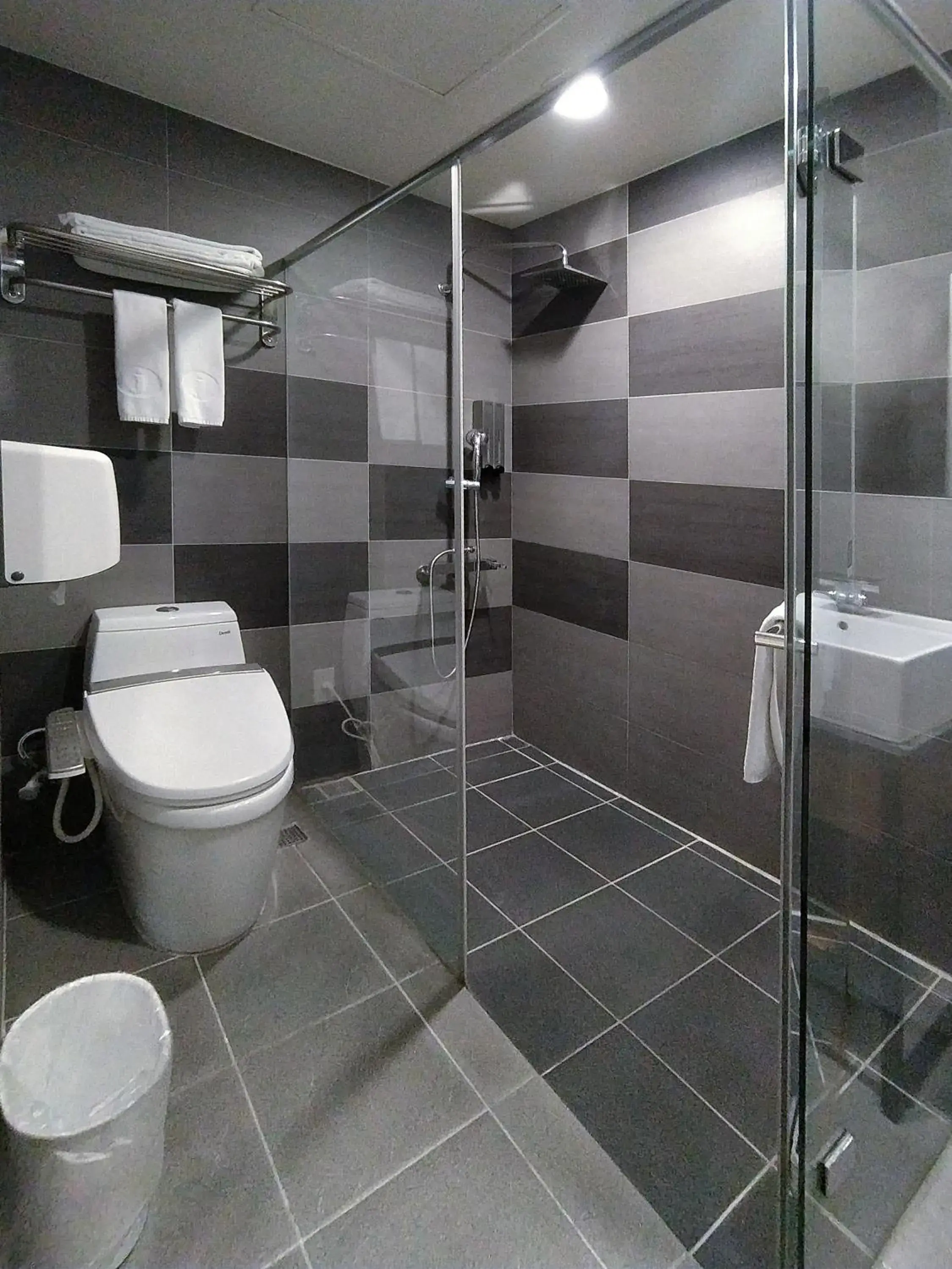 Shower, Bathroom in Hotel J Taoyuan