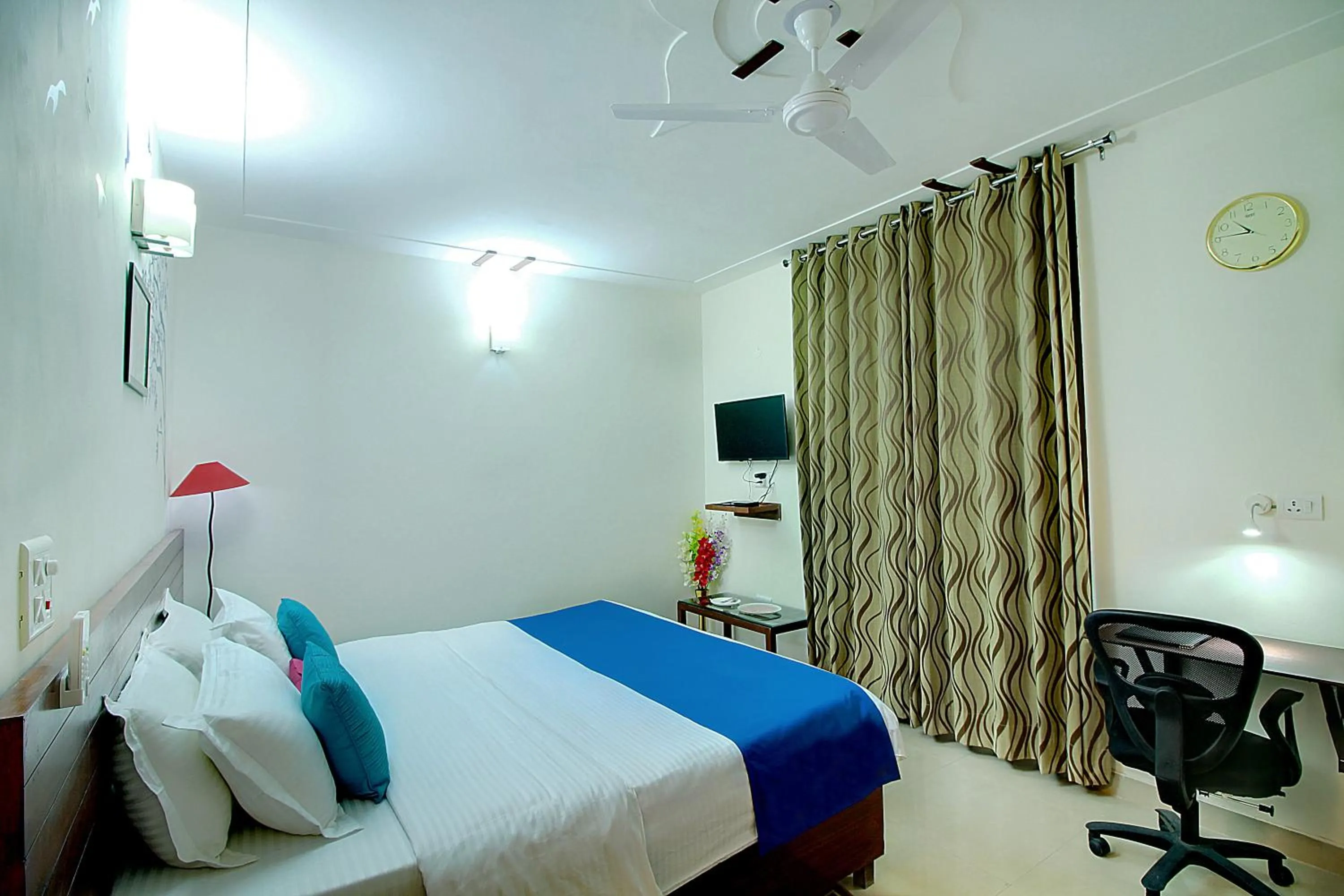 TV and multimedia, Bed in STAAYZ Premium Gurgaon