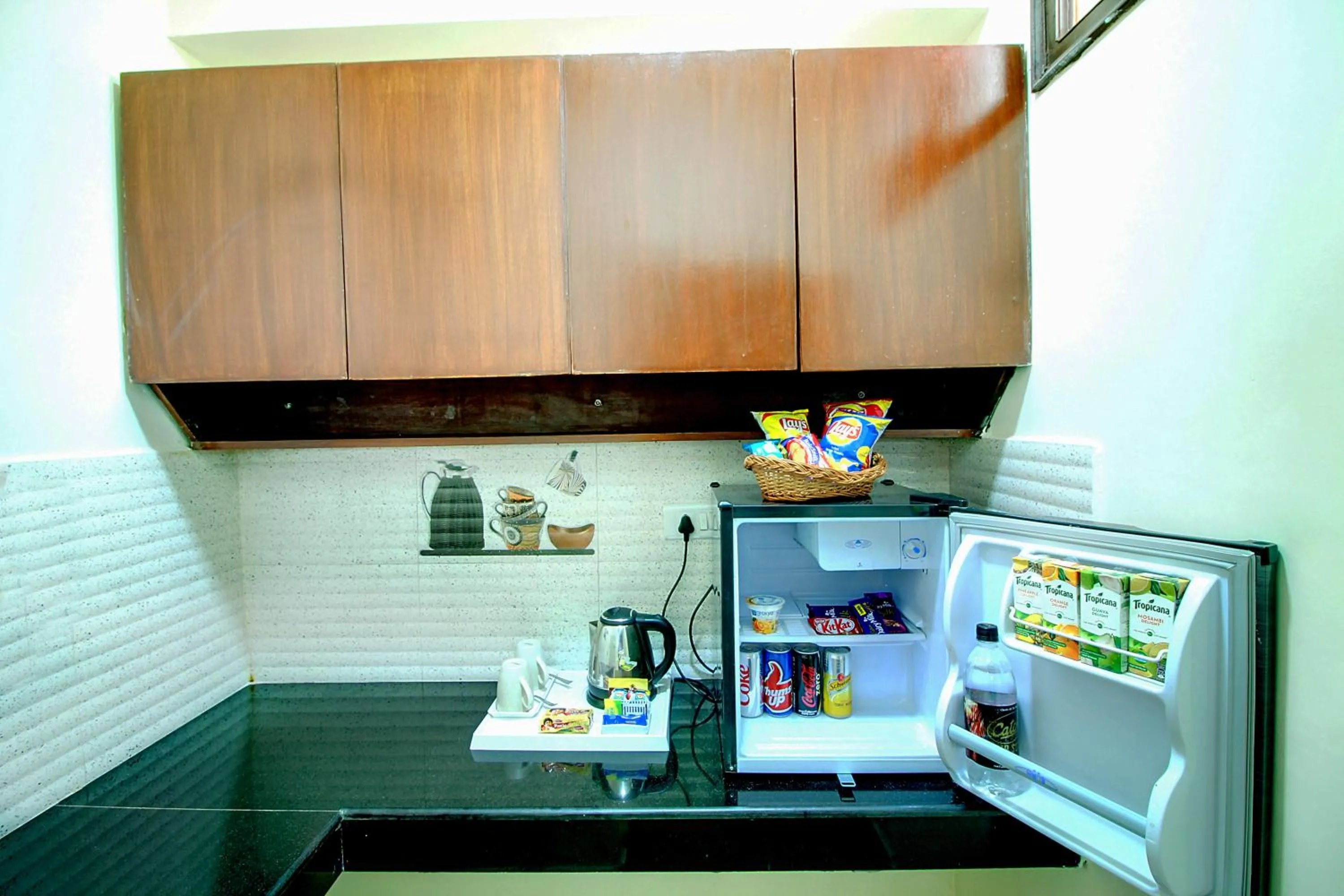 Coffee/tea facilities in STAAYZ Premium Gurgaon