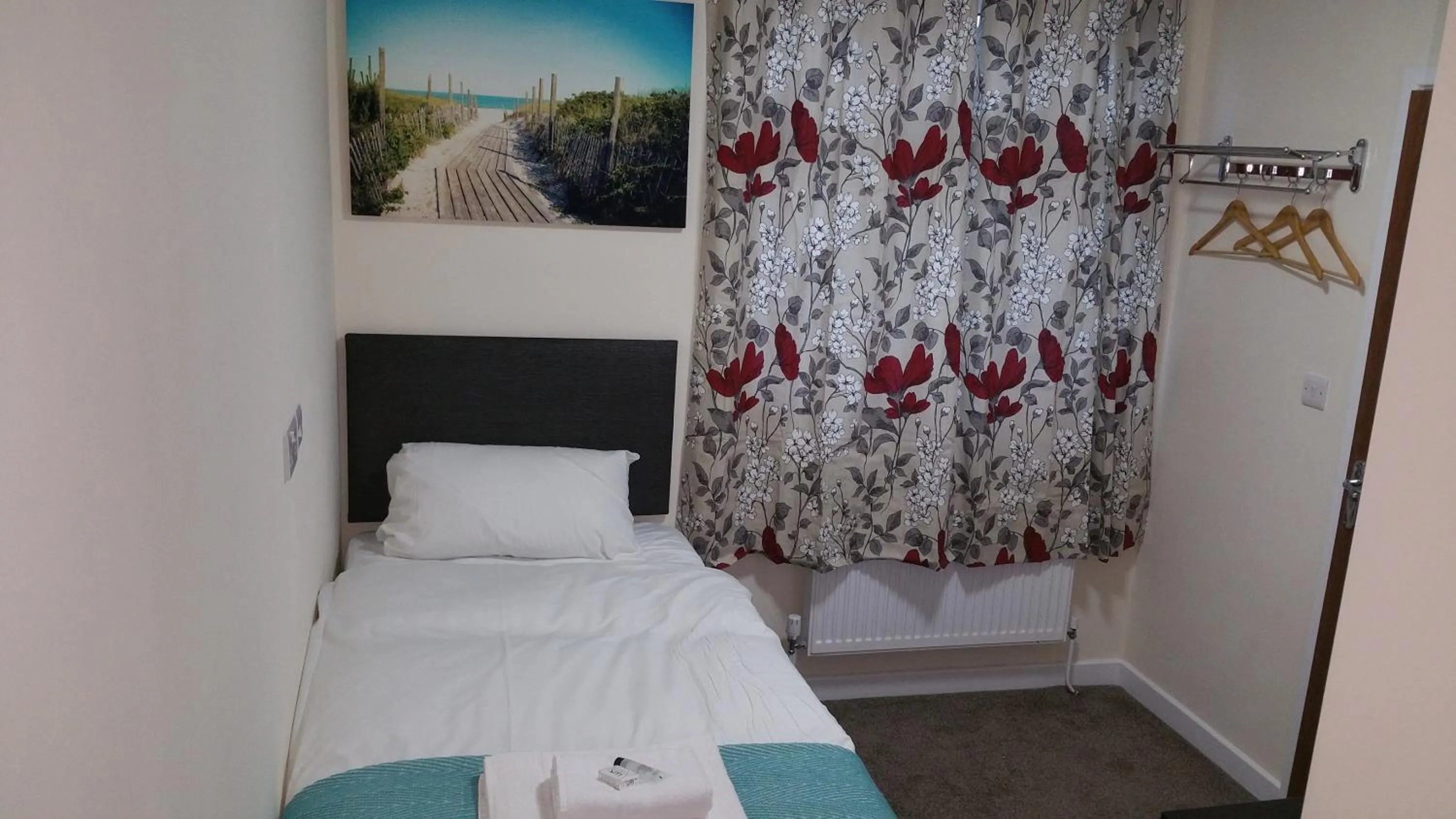 Property building, Bed in The Oxford House