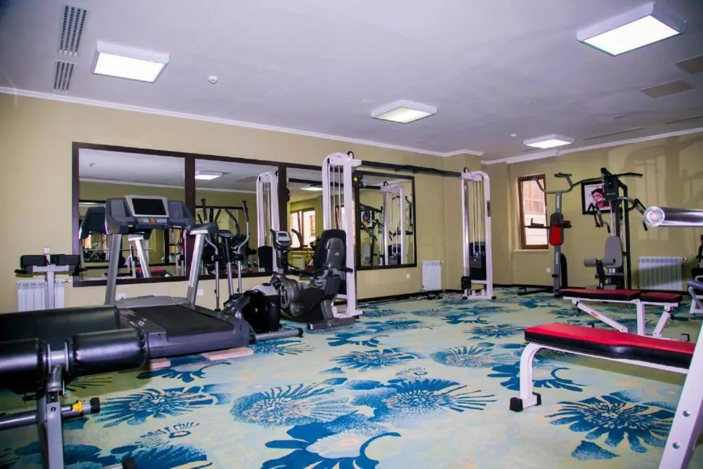 Fitness centre/facilities in Shera Inn Hotel