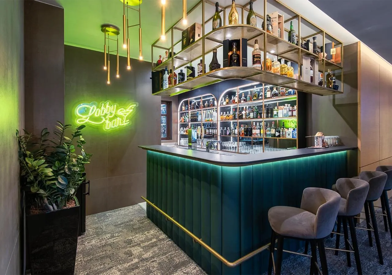 Lounge or bar in Avalon Resort & SPA