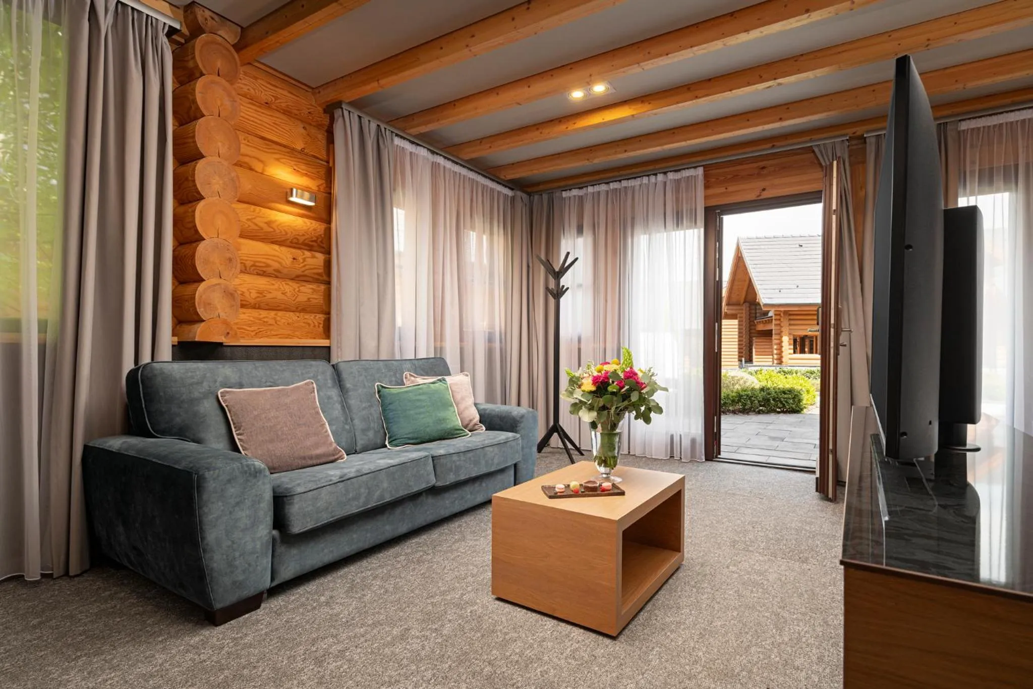 Living room in Avalon Resort & SPA