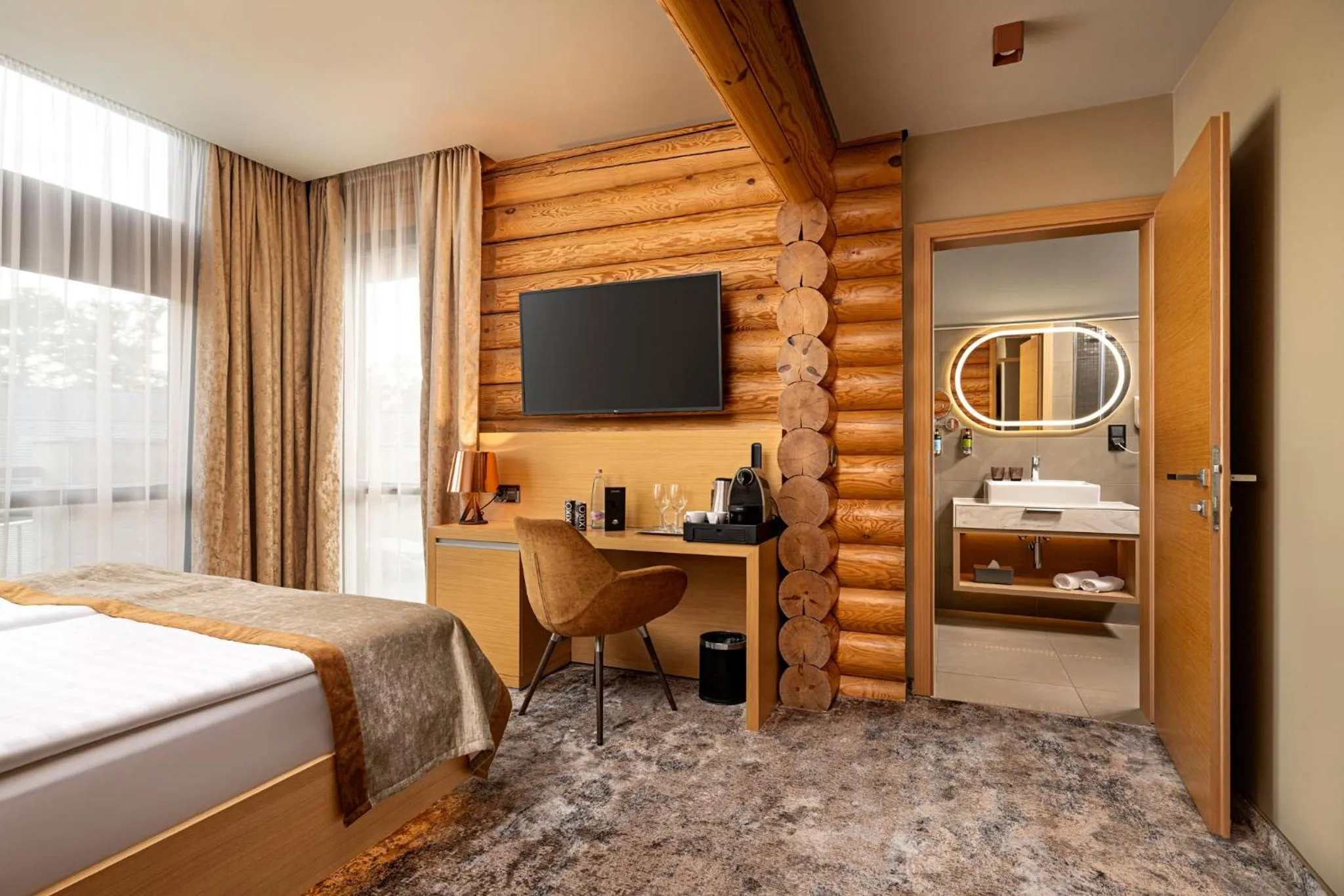 Bed in Avalon Resort & SPA