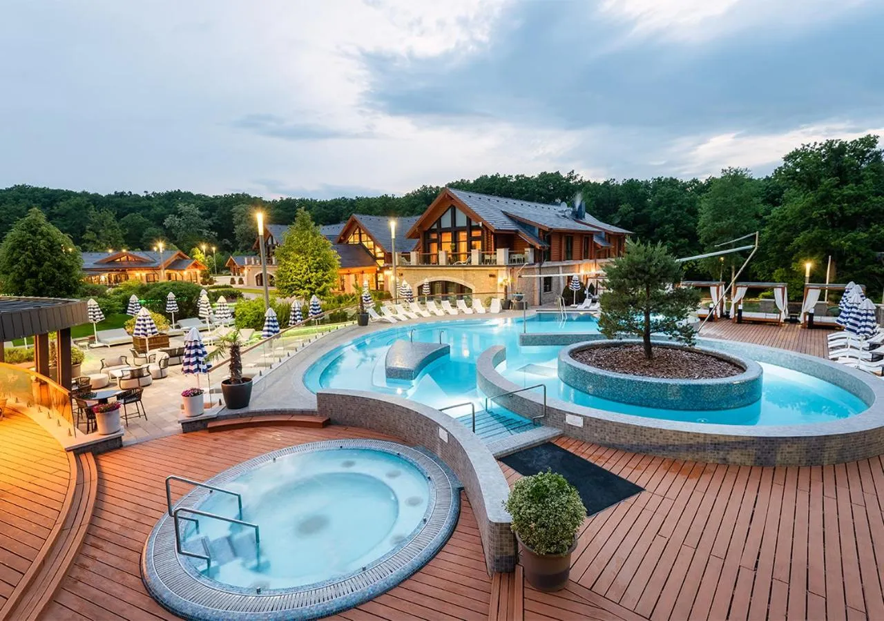 Hot Tub in Avalon Resort & SPA