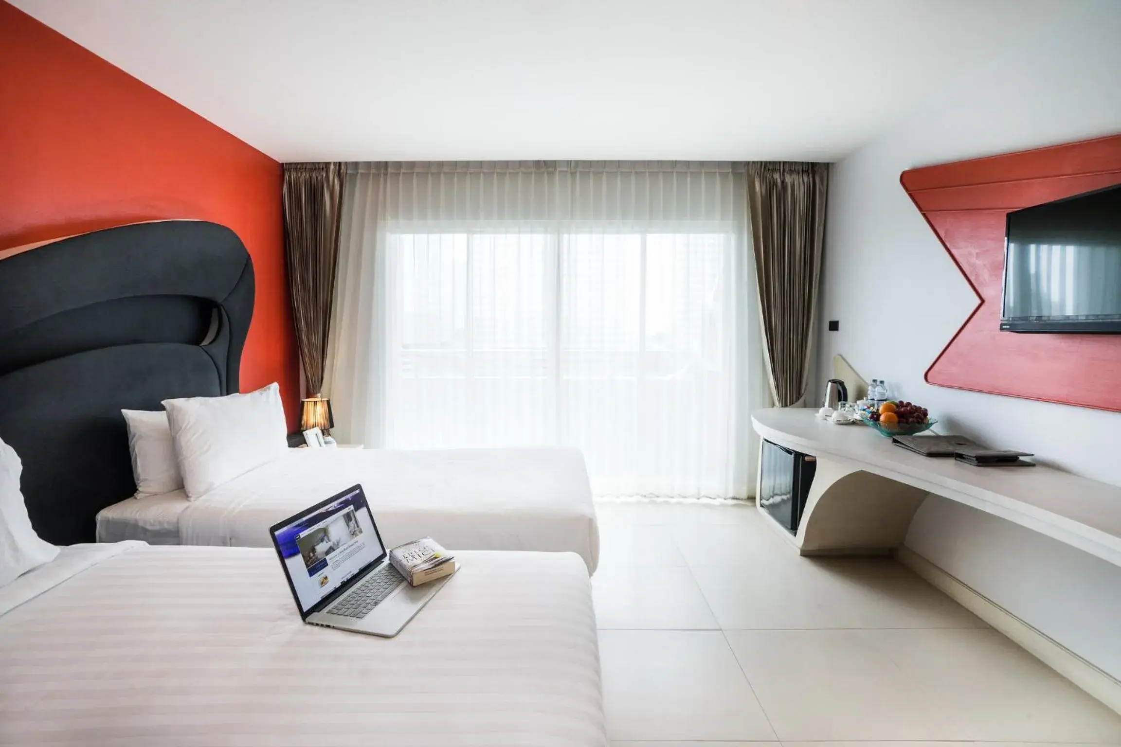 TV and multimedia, Bed in Blue Boat Hotel JC TV and multimedia, Bed in Blue Boat Hotel JC