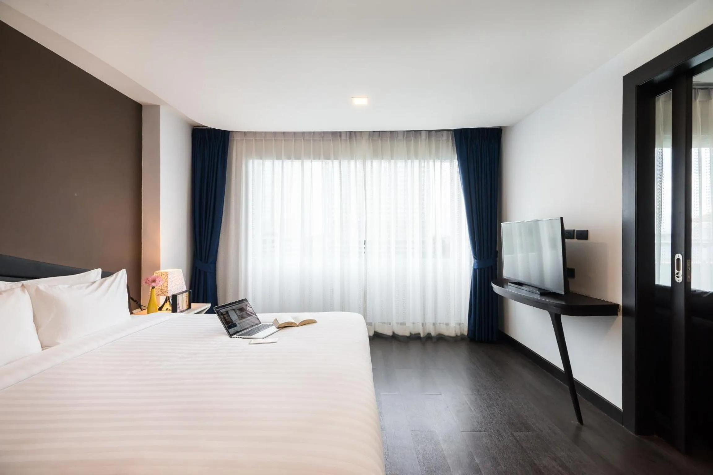 TV and multimedia, Bed in Blue Boat Hotel JC