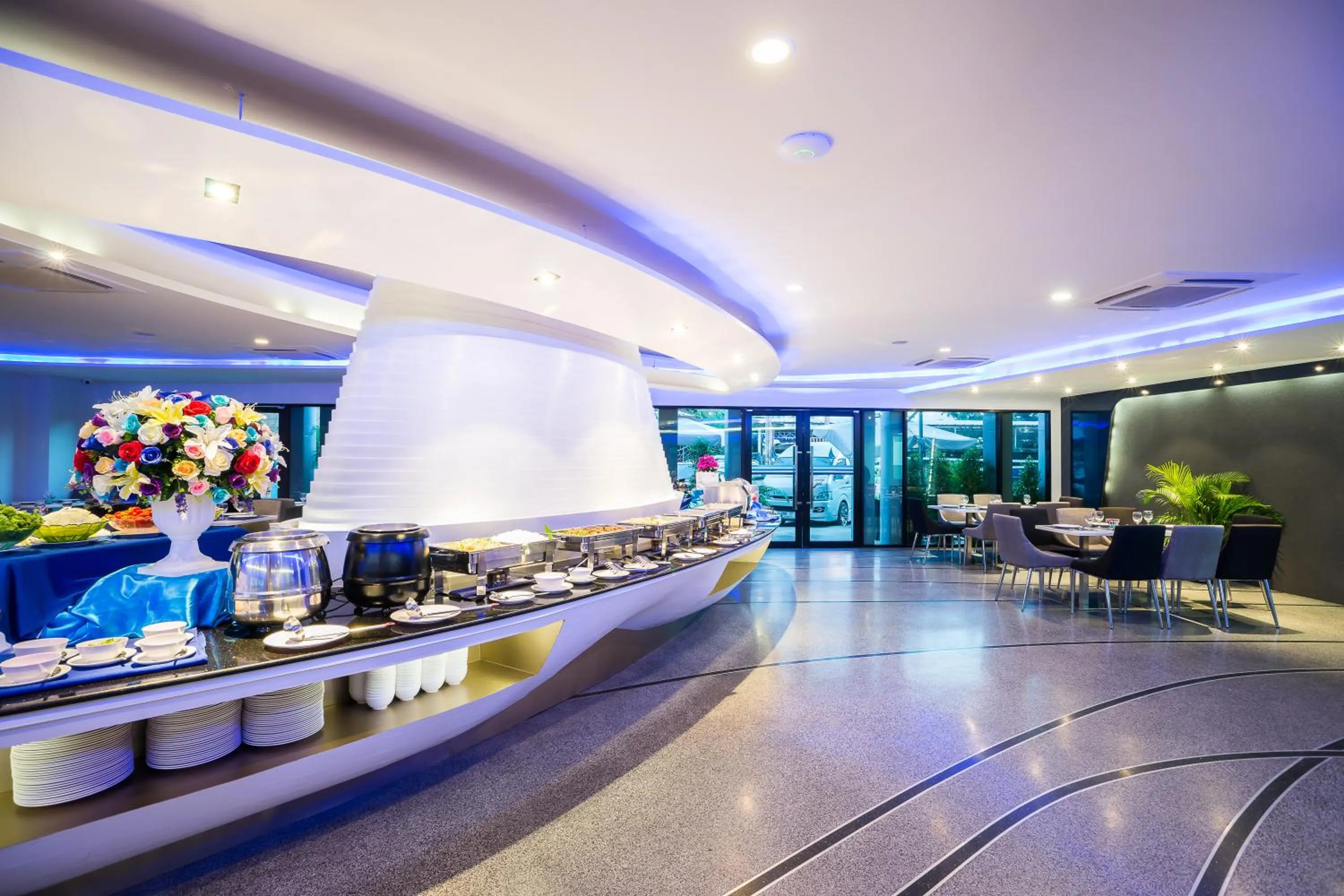 Restaurant/places to eat in Blue Boat Hotel JC