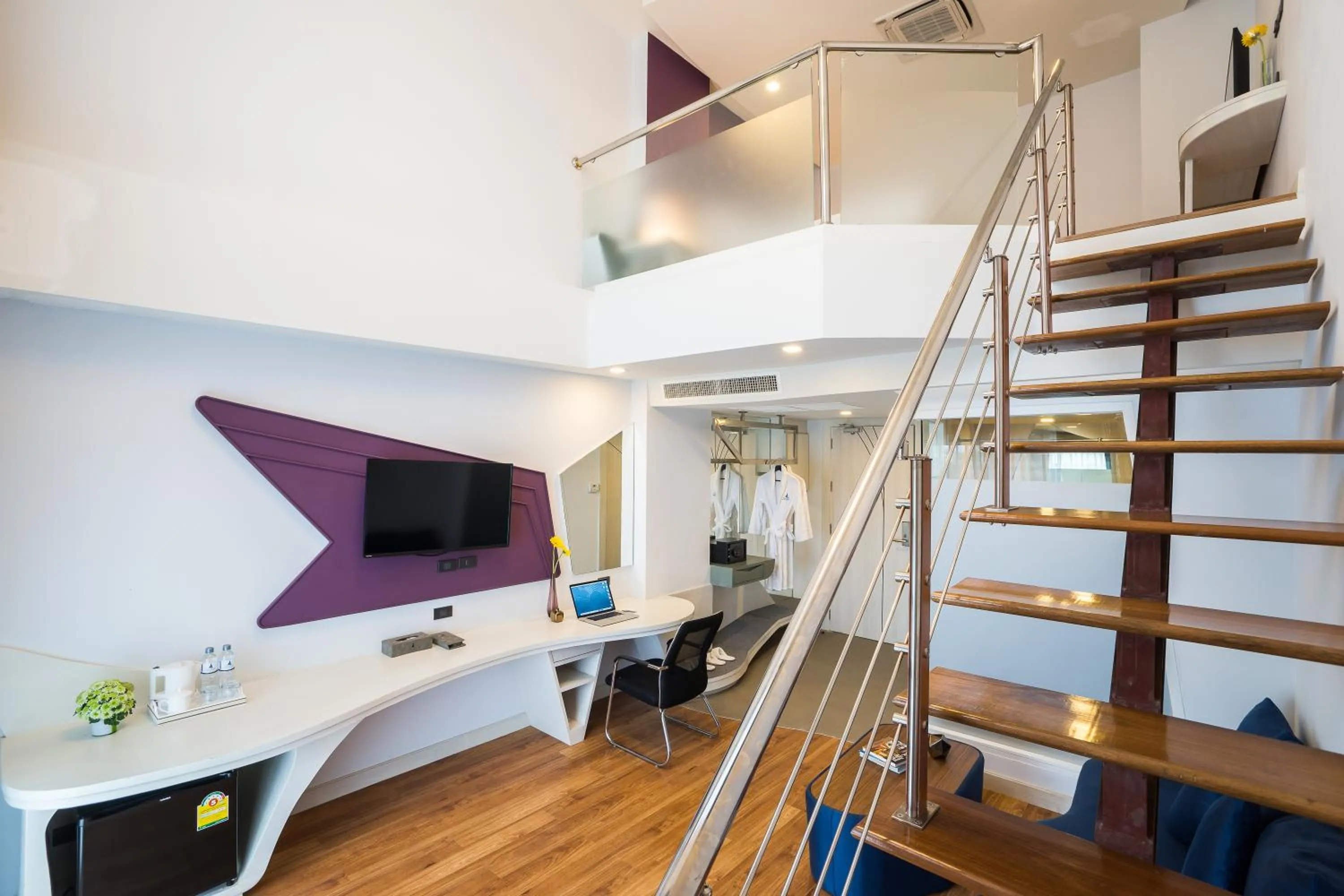 People in Blue Boat Hotel JC