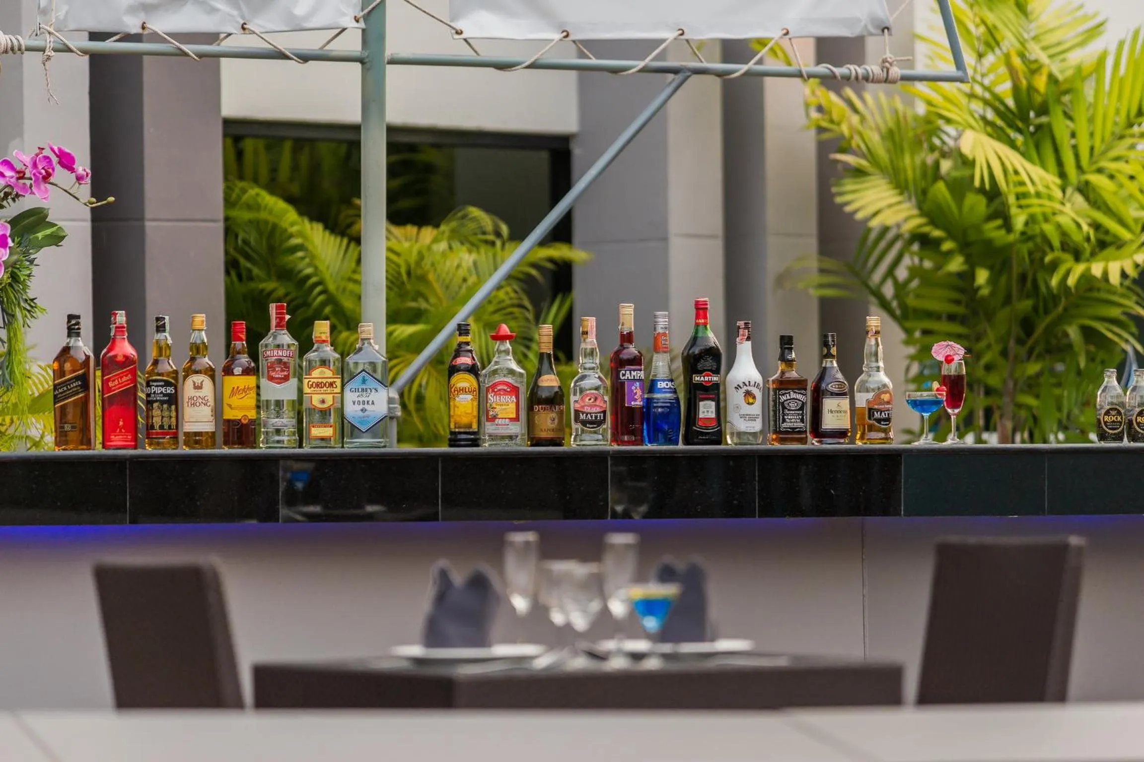 Restaurant/places to eat in Blue Boat Hotel JC