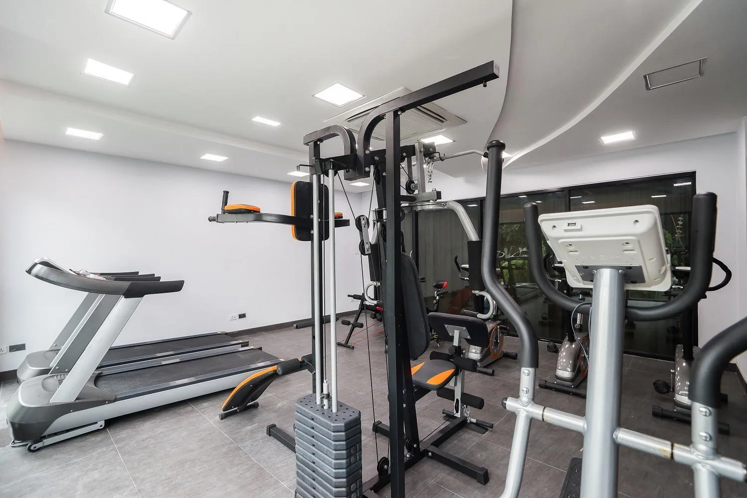Fitness centre/facilities in Blue Boat Hotel JC
