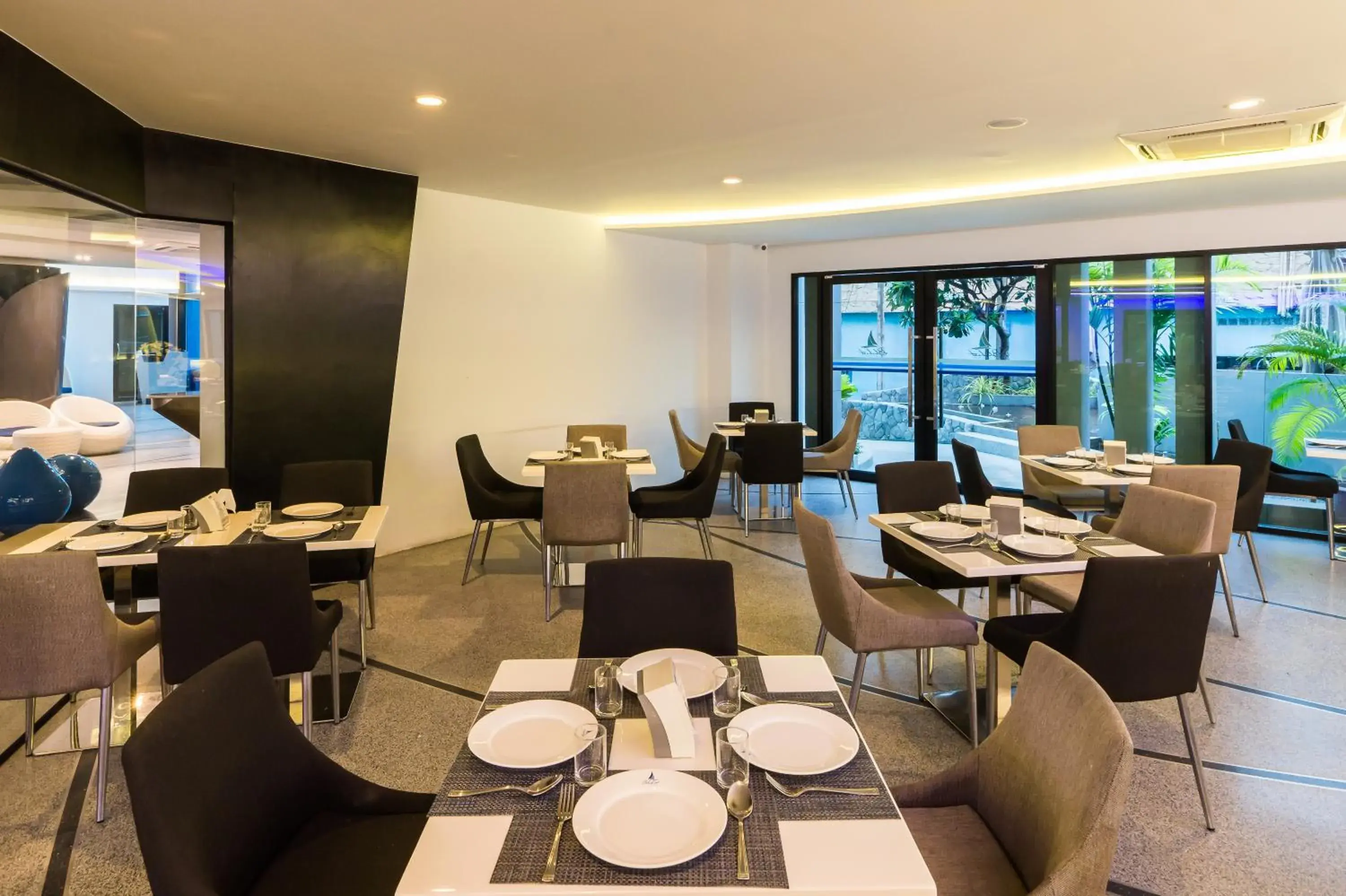 Restaurant/places to eat in Blue Boat Hotel JC Restaurant/places to eat in Blue Boat Hotel JC