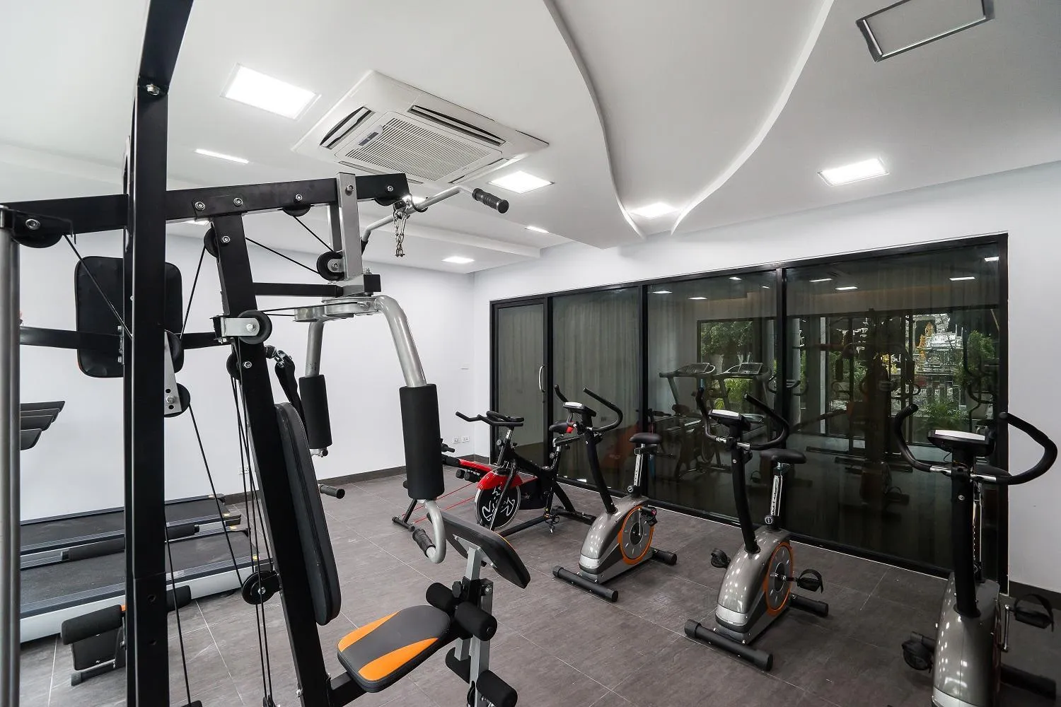 Fitness centre/facilities in Blue Boat Hotel JC