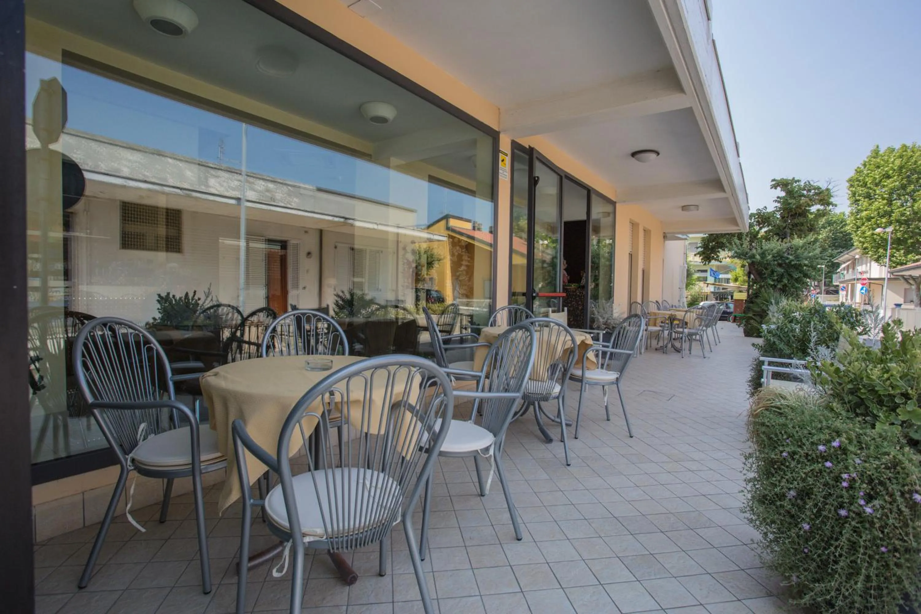 Patio in Hotel Deanna