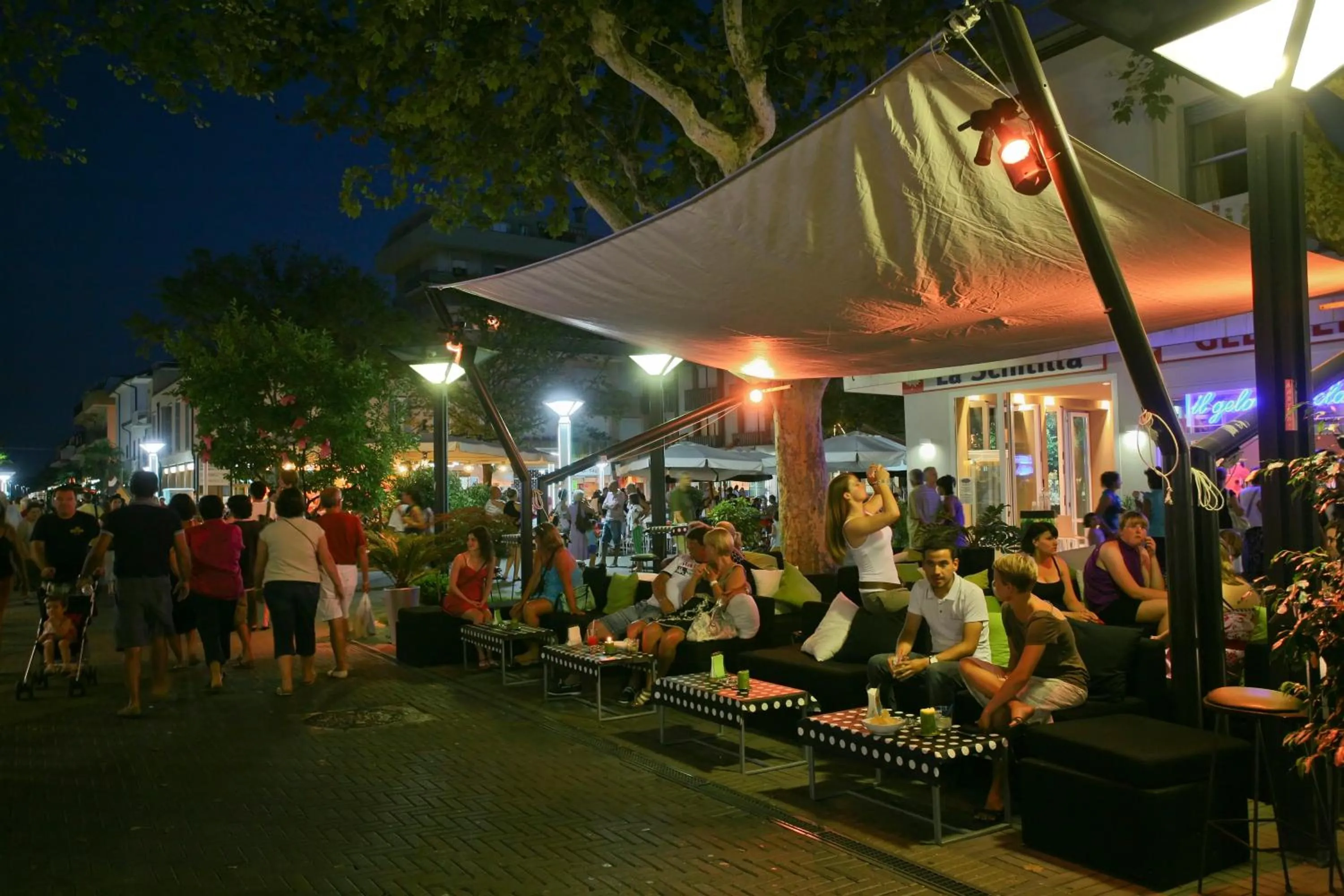 Patio in Hotel Deanna