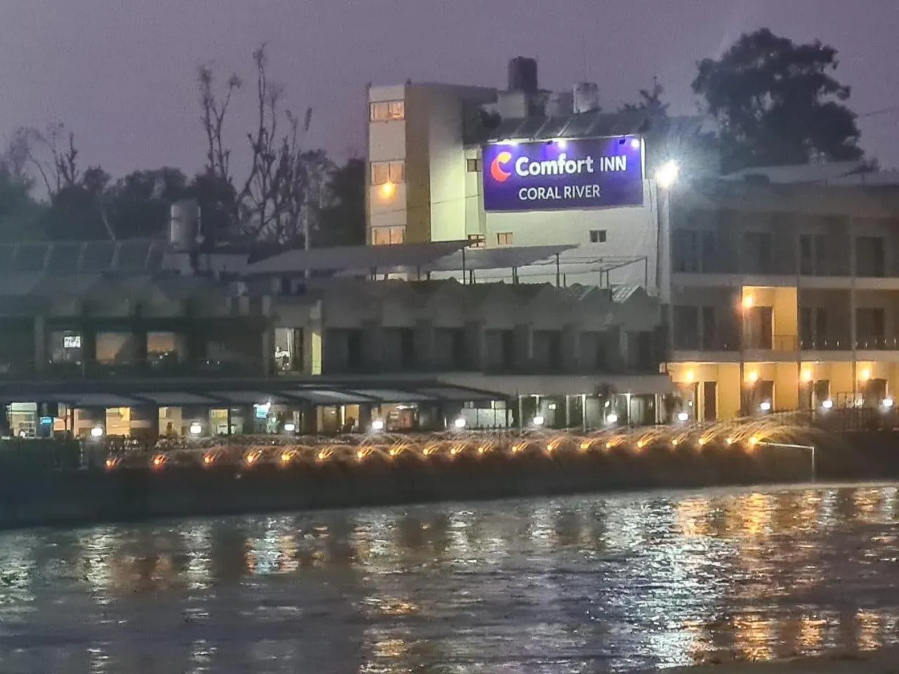 Property Building in Comfort Inn Coral River