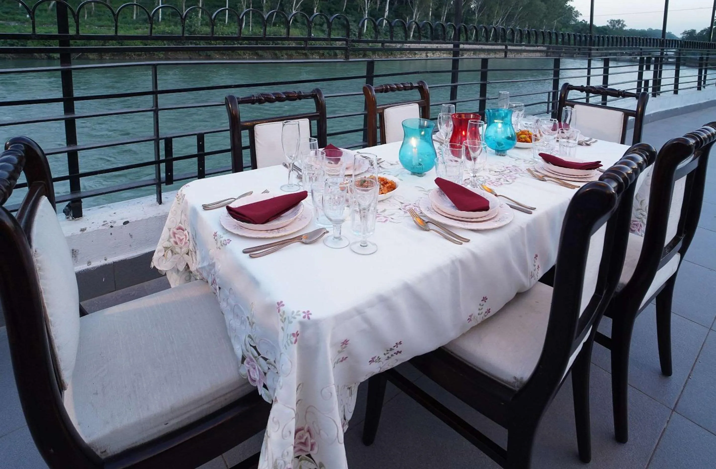 Off site, Restaurant/Places to Eat in Comfort Inn Coral River