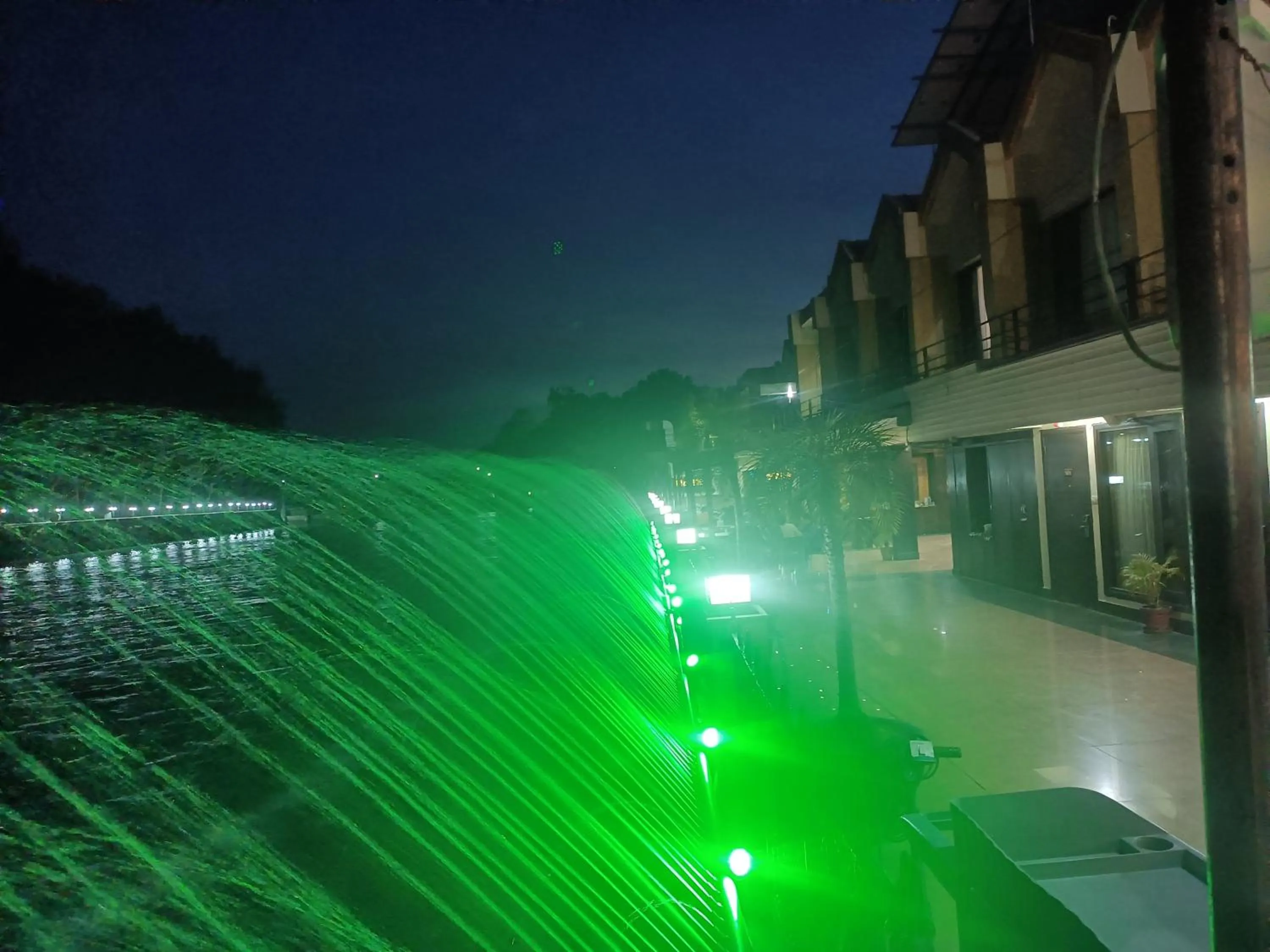 Restaurant/places to eat, Swimming Pool in Comfort Inn Coral River