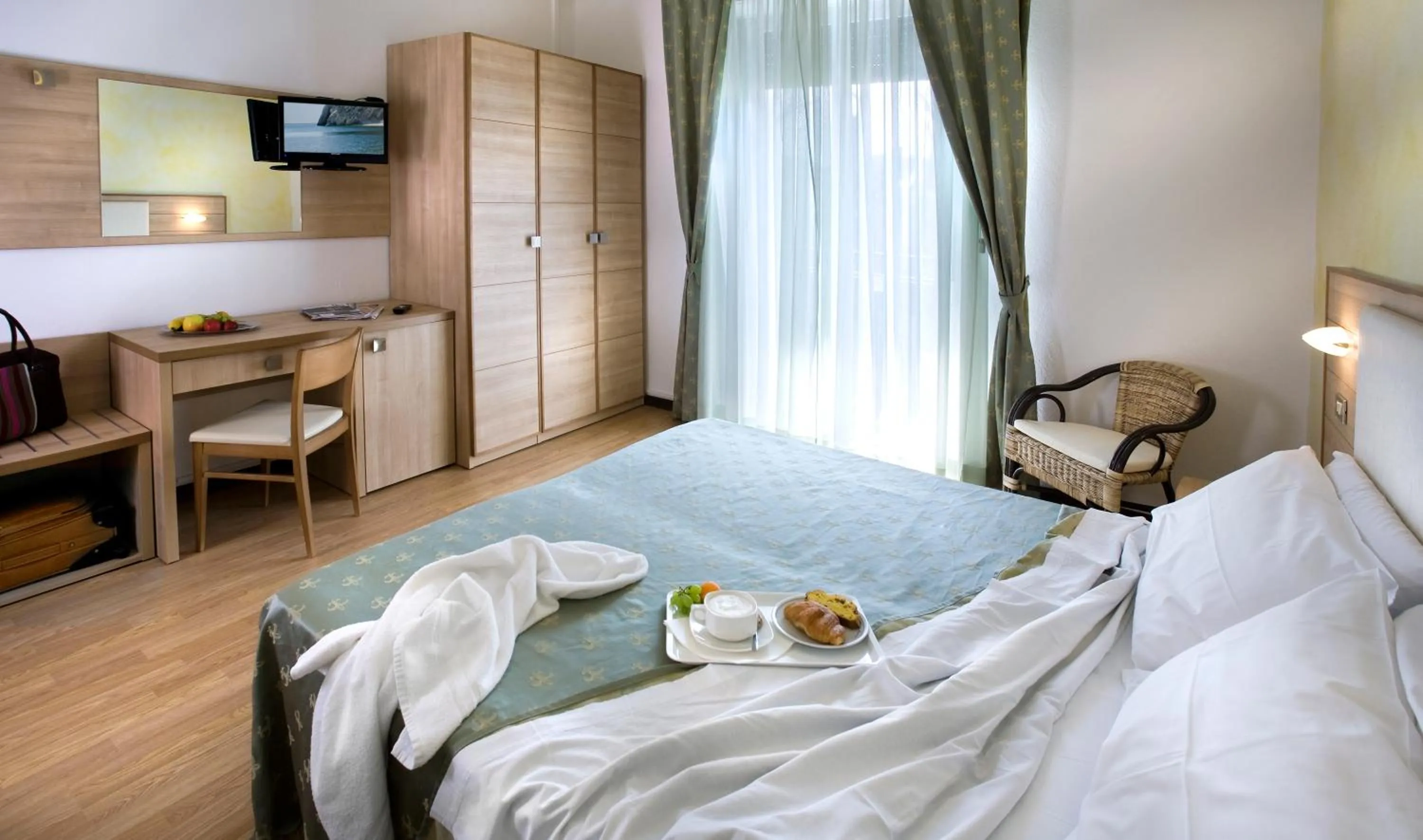 Photo of the whole room, Bed in Hotel Boccaccio-free parking-